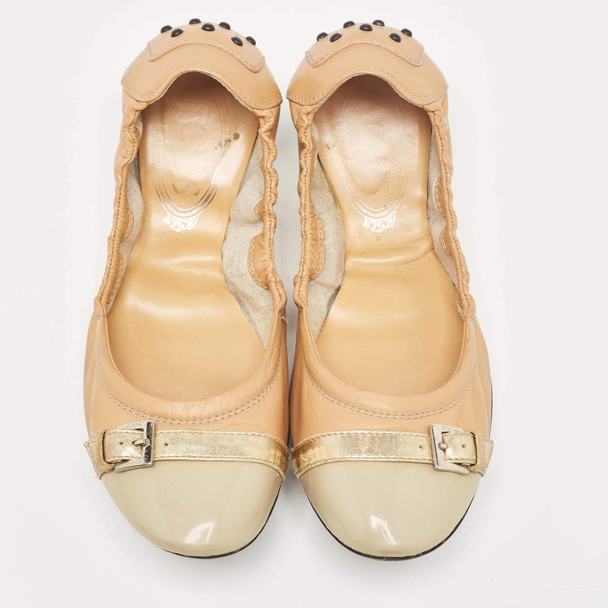 Beige Tod's Tricolor Leather Buckle Detail Scrunch Ballet Flats Size 38 For Sale