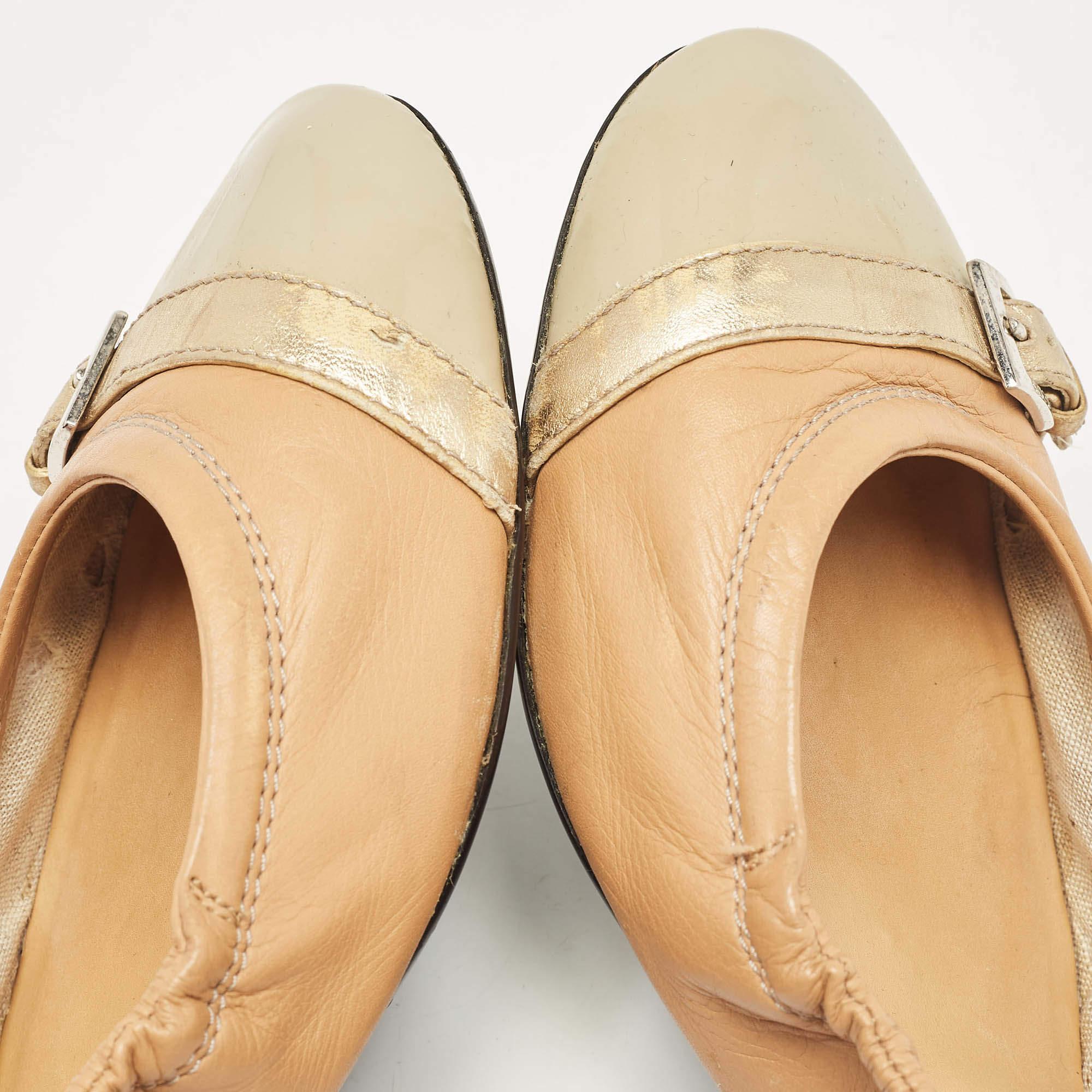 Tod's Tricolor Leather Buckle Detail Scrunch Ballet Flats Size 38 In Fair Condition For Sale In Dubai, Al Qouz 2