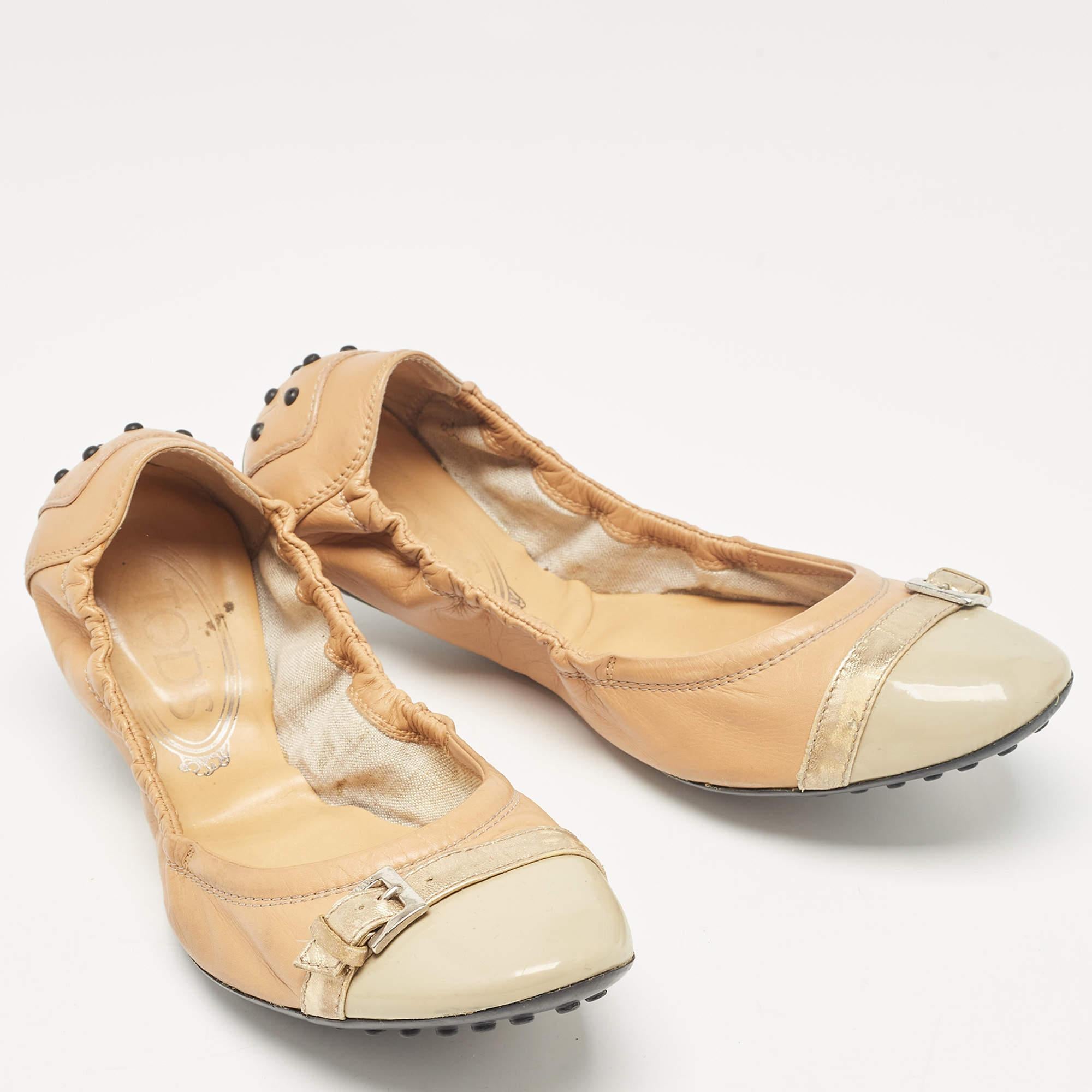 Women's Tod's Tricolor Leather Buckle Detail Scrunch Ballet Flats Size 38 For Sale