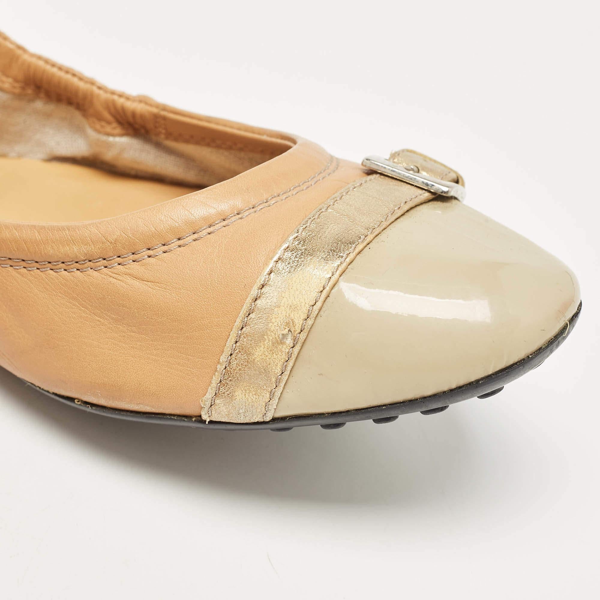 Tod's Tricolor Leather Buckle Detail Scrunch Ballet Flats Size 38 For Sale 1