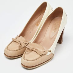 Tod's Zweifarbige Pumps aus Leder und Lackleder mit Blockabsatz in Beige, Größe 38