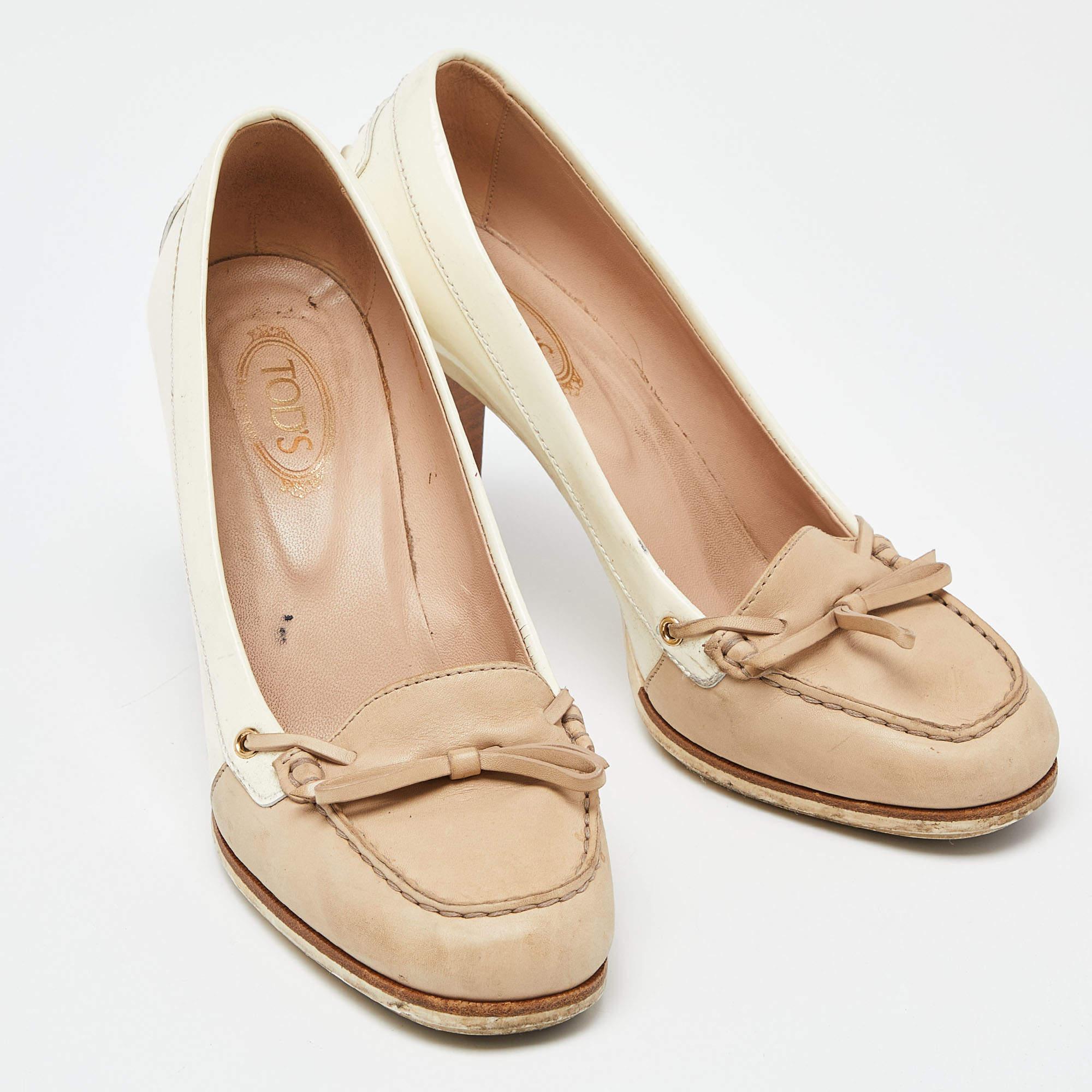 Bombas Tod's con tacón bloque de charol y piel beige bicolor talla 38 en Bastante bueno estado para la venta en Dubai, Al Qouz 2