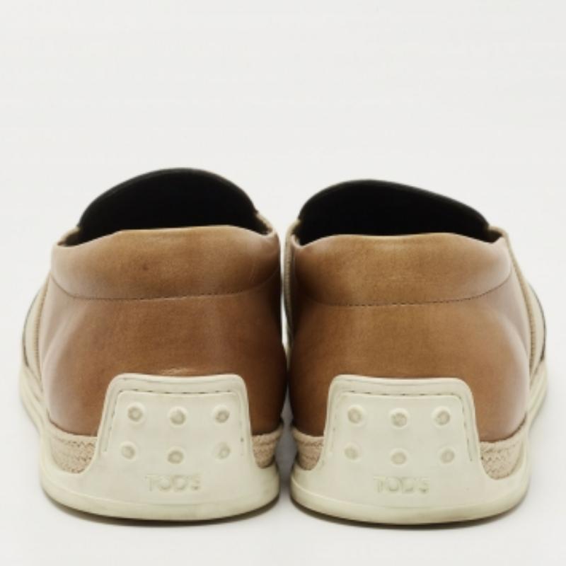 Mocasines Tod's Slip On Alpargata de piel bicolor Talla 44.5 en Bueno estado para la venta en Dubai, Al Qouz 2