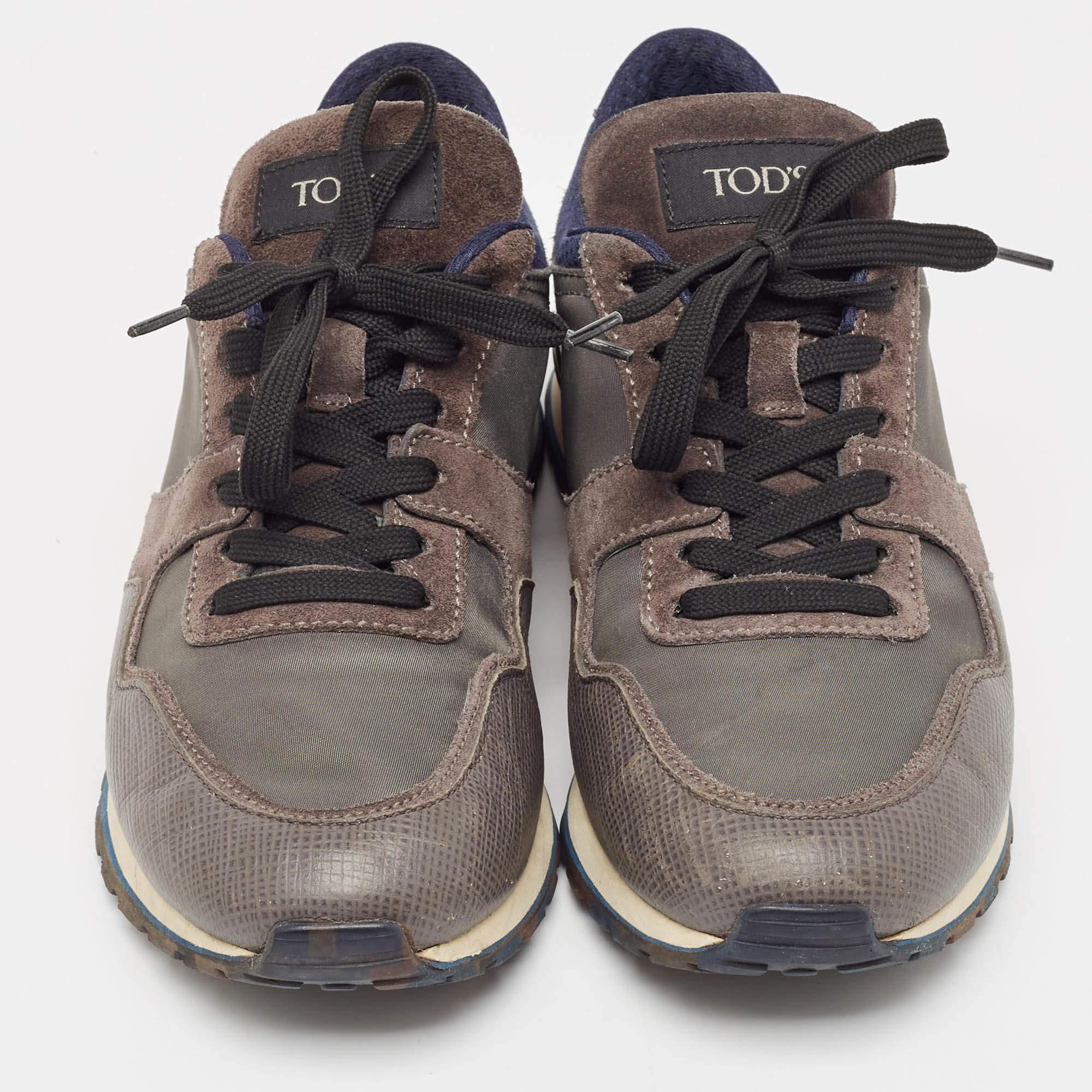 Gray Tod's Two Tone Neoprene and Suede Low Top Sneakers  Size 40 For Sale