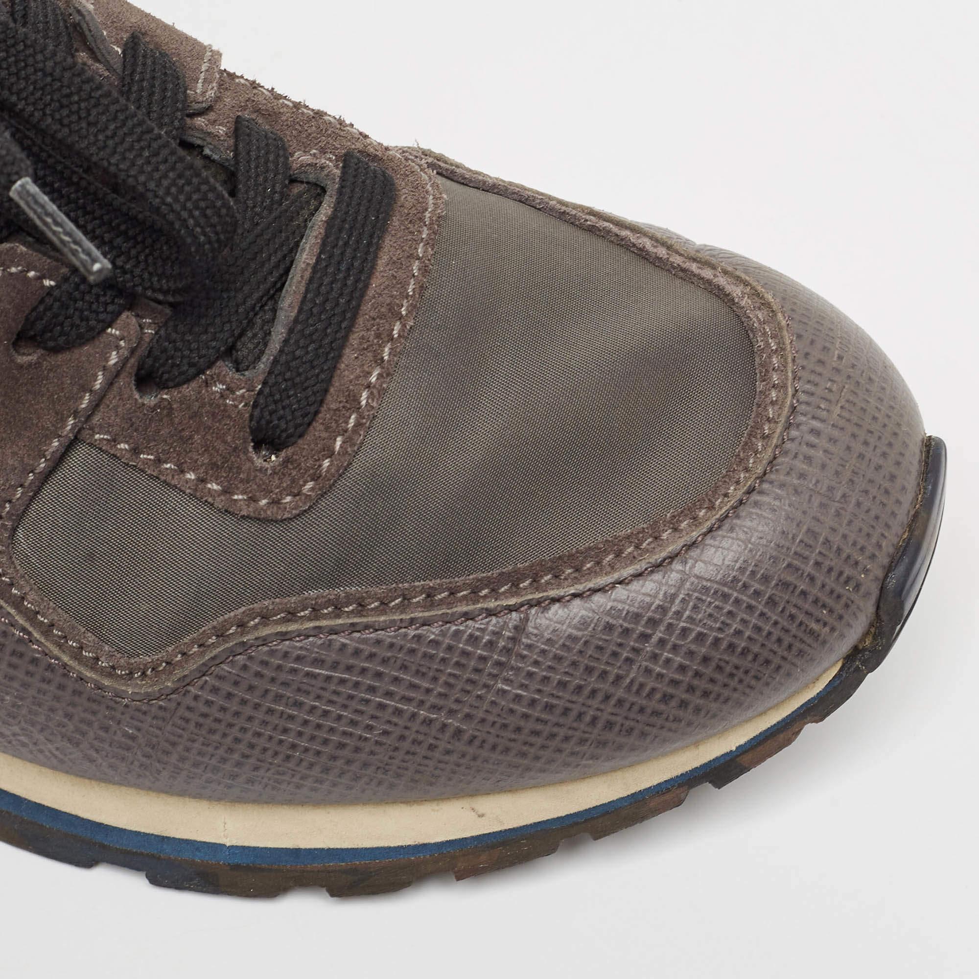 Tod's Two Tone Neoprene and Suede Low Top Sneakers  Size 40 For Sale 2