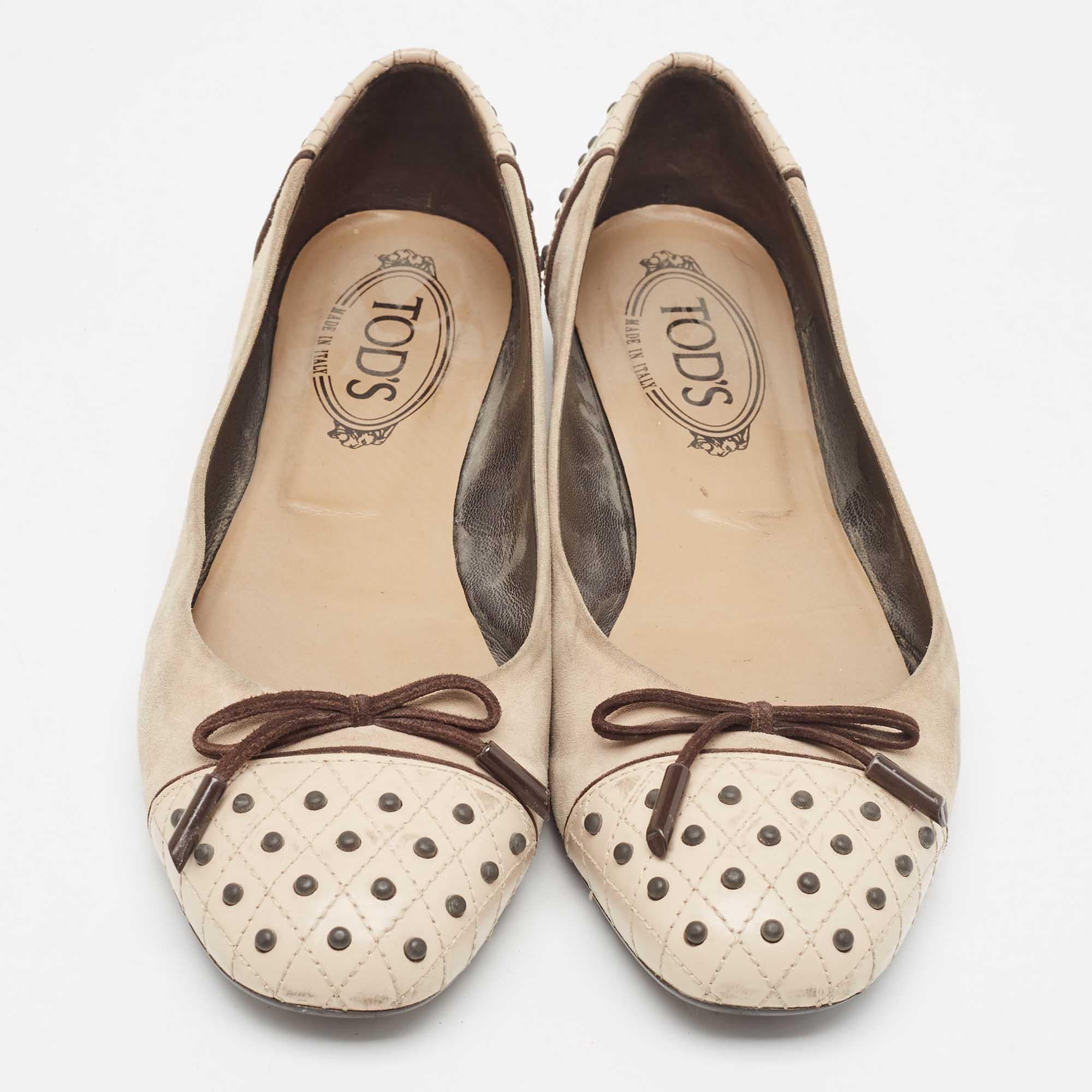 Beige Tod's Two Tone Suede and Studded Leather Bow Ballet Flats Size 39 For Sale