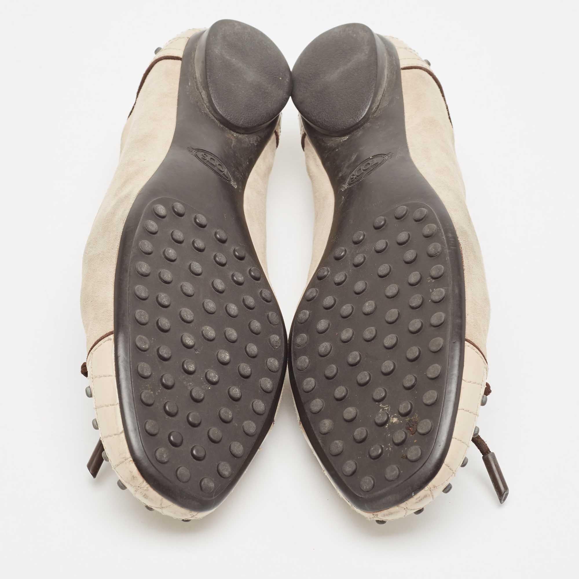 Tod's Two Tone Suede and Studded Leather Bow Ballet Flats Size 39 For Sale 1