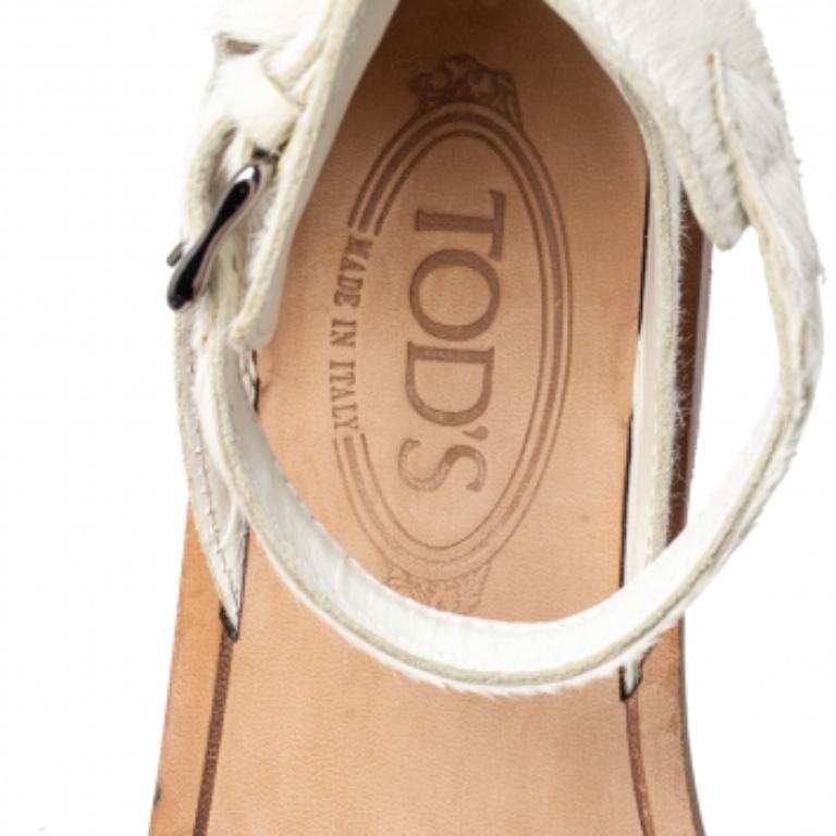 Tod's Weiße Sandalen aus Kalbshaar mit Knöchelriemen Größe 38,5 2
