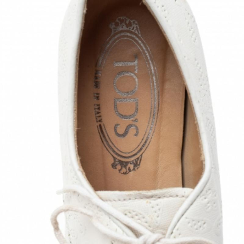 Tod's Weiß Laser Cut Leder Spitzen Derby Größe 37 Damen im Angebot