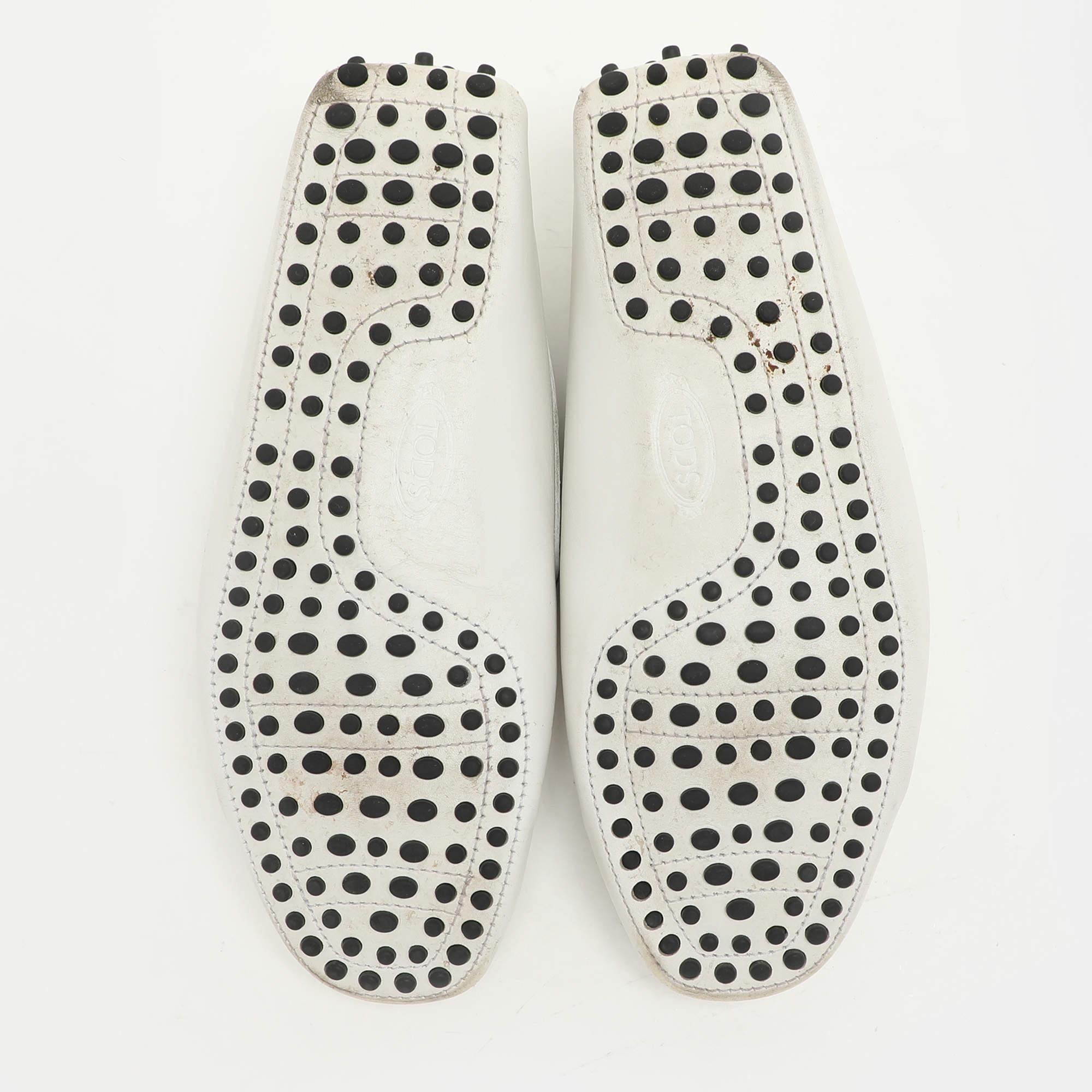 Tod's White Leather Double T Loafers Size 40 For Sale 1