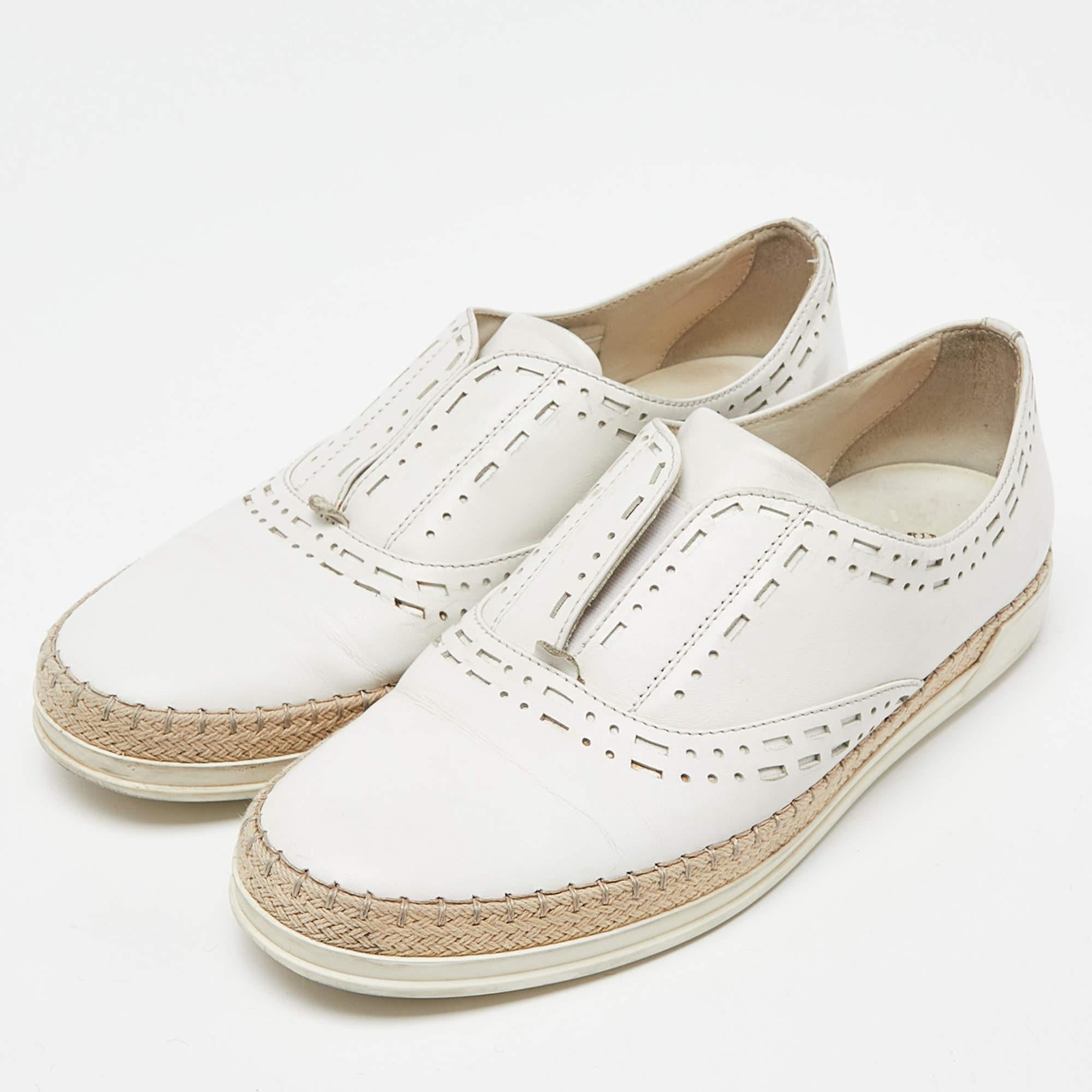 Let this comfortable pair be your first choice when you're out for a long day. These designer shoes have well-sewn uppers beautifully set on durable soles.