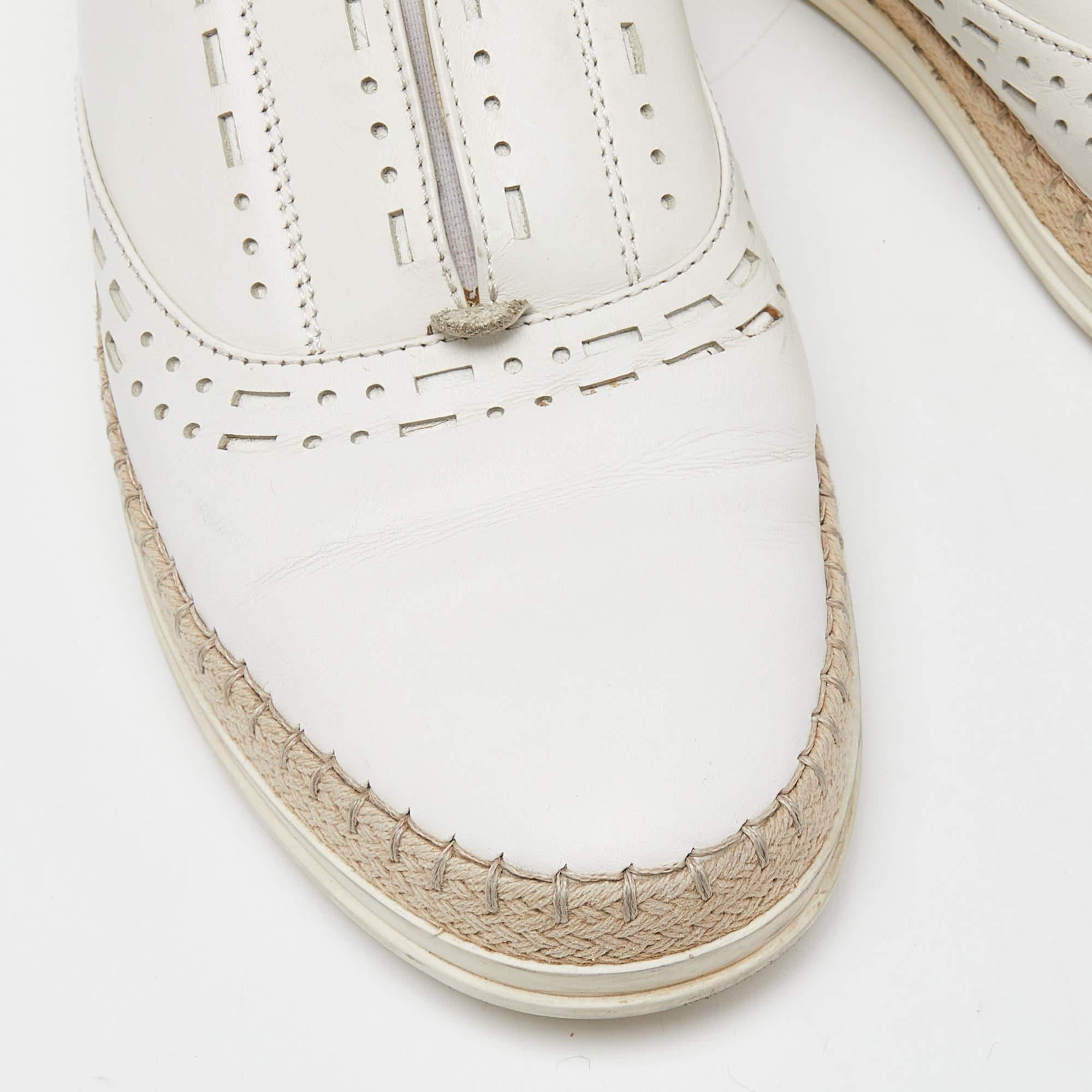 Tod's White Leather Espadrille Flat Size 38 For Sale 4
