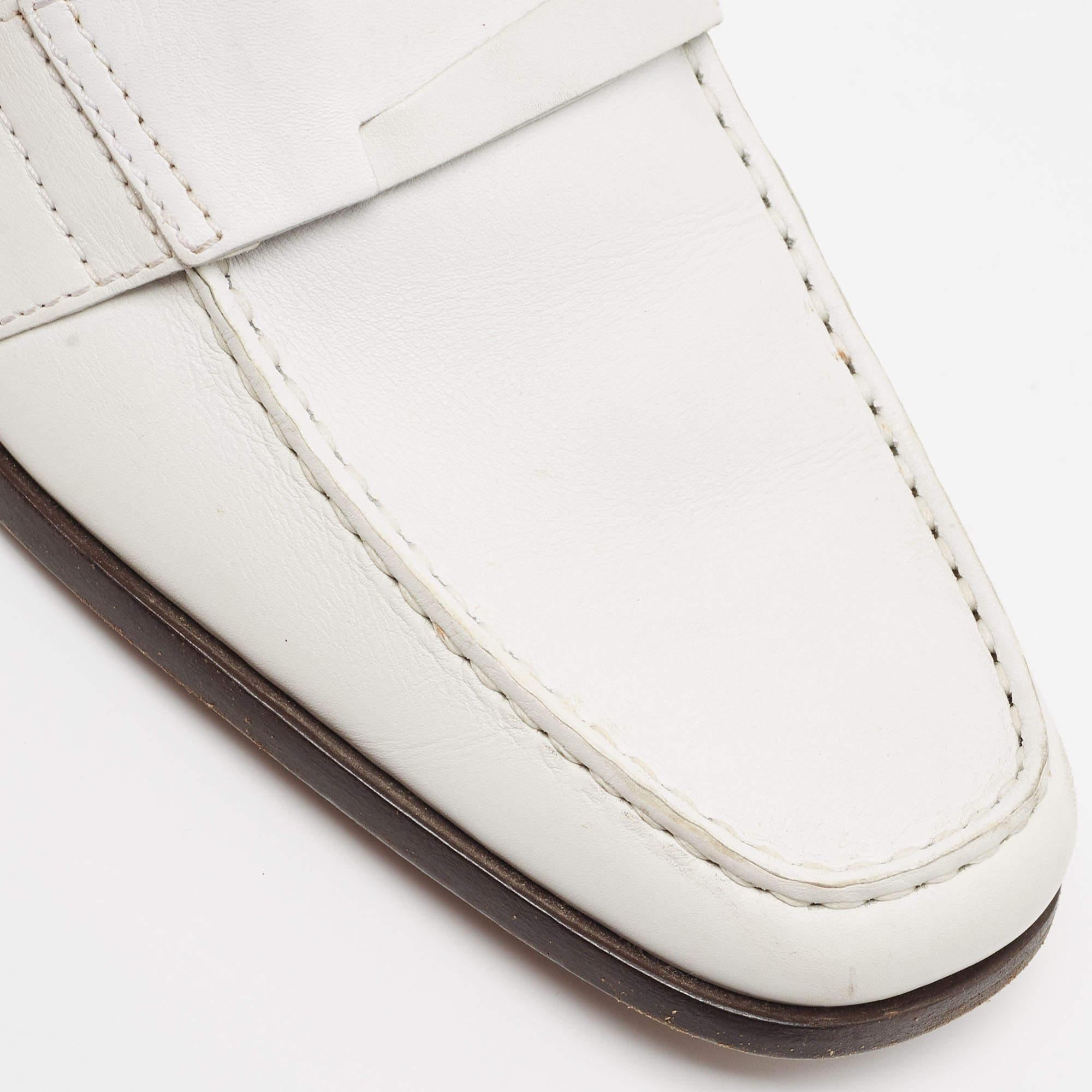 Tod's White Leather Slip On Loafers Size 42.5 For Sale 2
