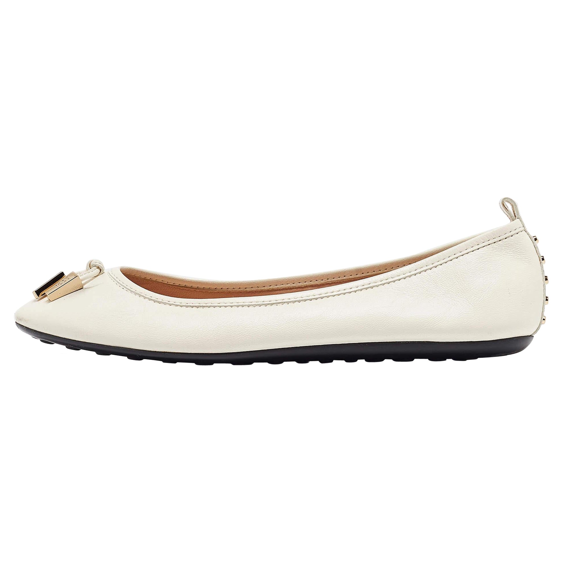 Tod
s White Leather Stud Ballet Flats Size 37