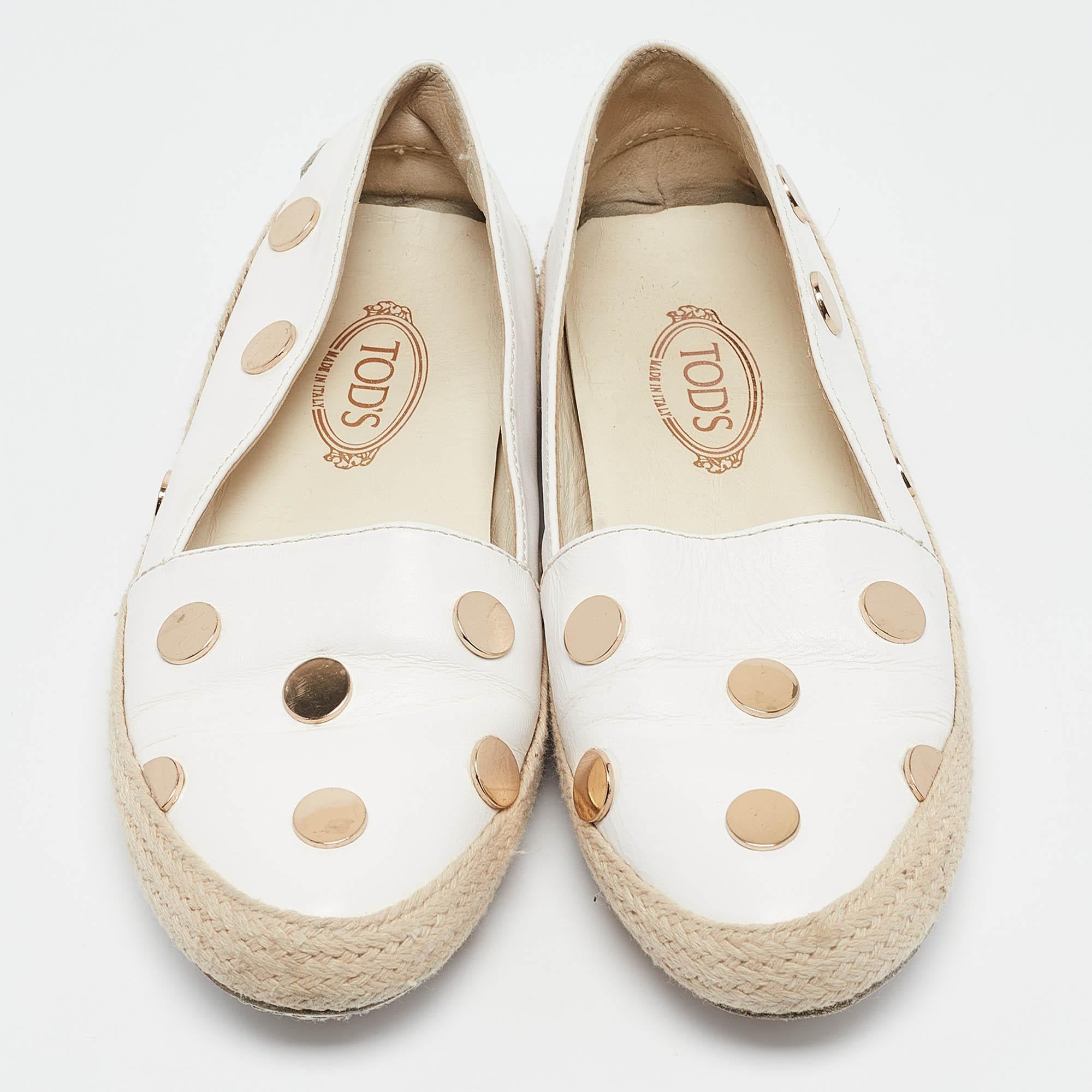 Tod's Weiß Leder Nieten Espadrille Flats Größe 35 Damen im Angebot