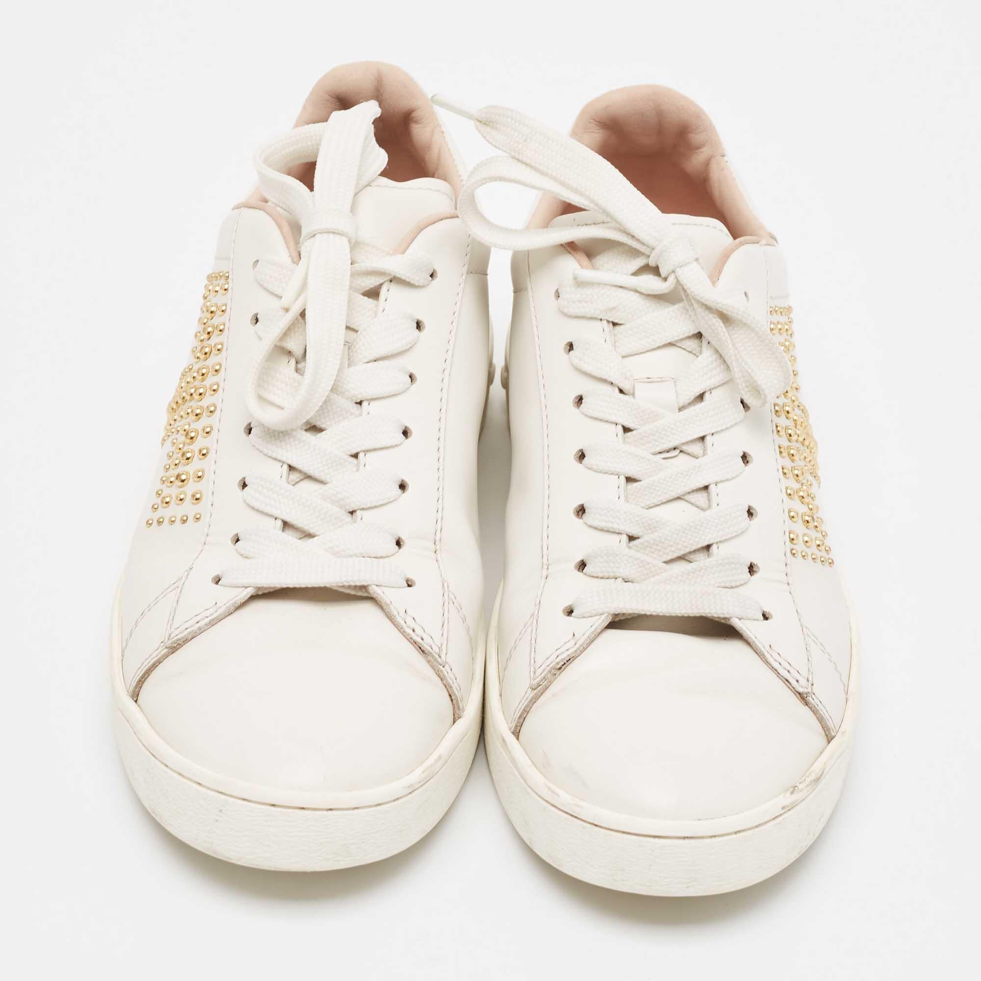 Tod's White Leather Studs Lace Up Sneakers Size 36 In Fair Condition For Sale In Dubai, Al Qouz 2