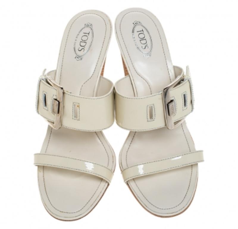 Tod's - Sandales à boucle en cuir verni blanc Peggy - Taille 41 en vente 2