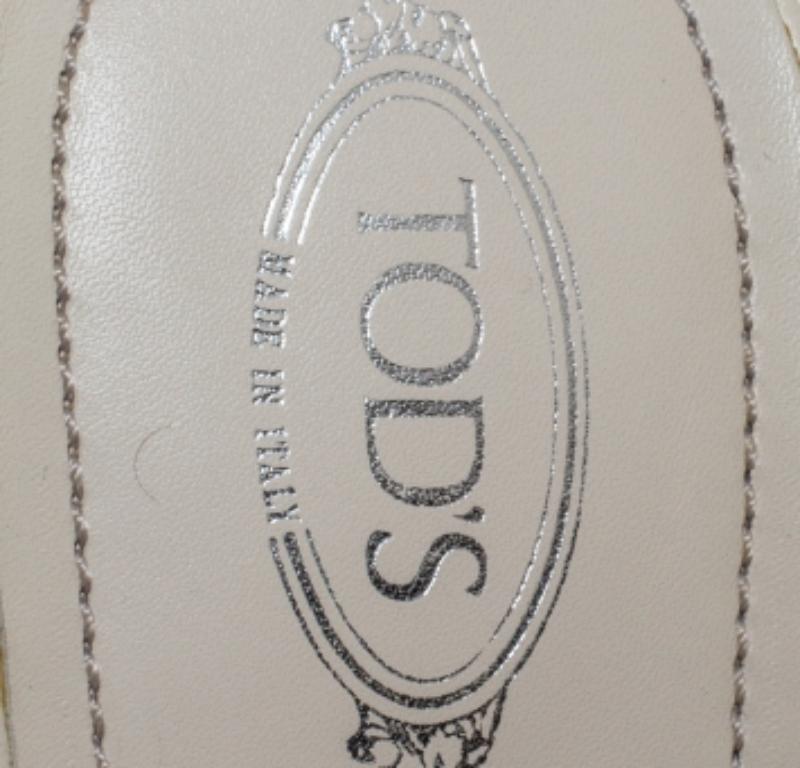 Tod's - Sandales à boucle en cuir verni blanc Peggy - Taille 41 en vente 3
