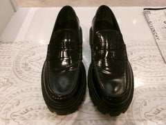 Tods Women's Gomma Pasente Glossy Loafers - Excellent Condition size 38