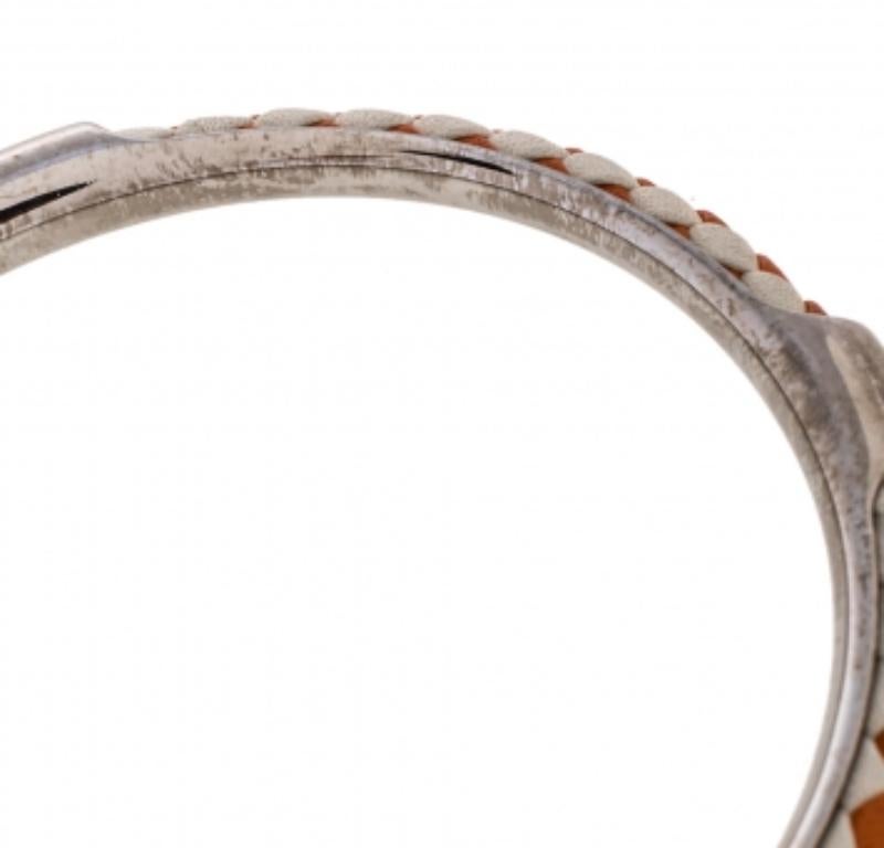 Tod's Woven Leather Gold Tone Bangle Bracelet In Good Condition For Sale In Dubai, Al Qouz 2