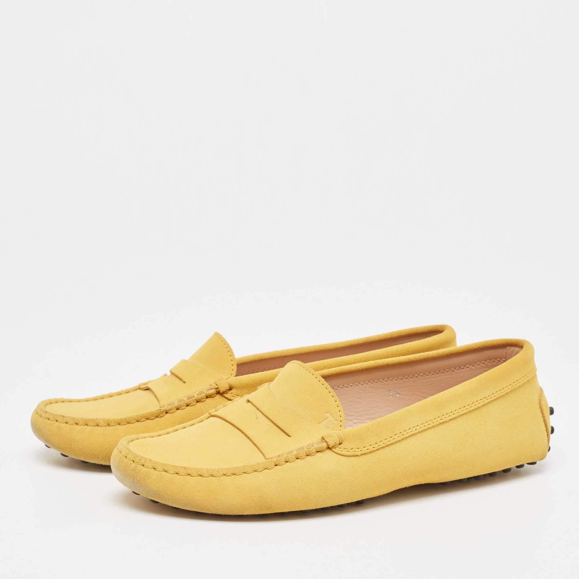 To perfectly complement your attires, we bring you this pair of loafers that speak nothing but style. The shoes have been crafted with skill and are designed to be easy to slip on. They are just the right choice to complement your fashionable side.