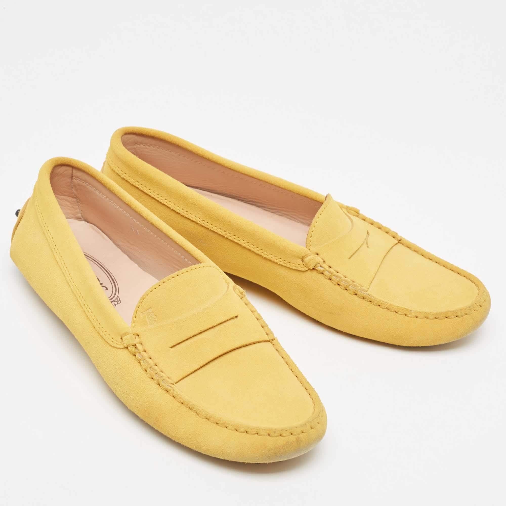 Women's Tod's Yellow Suede Driving Loafers Size 39 For Sale