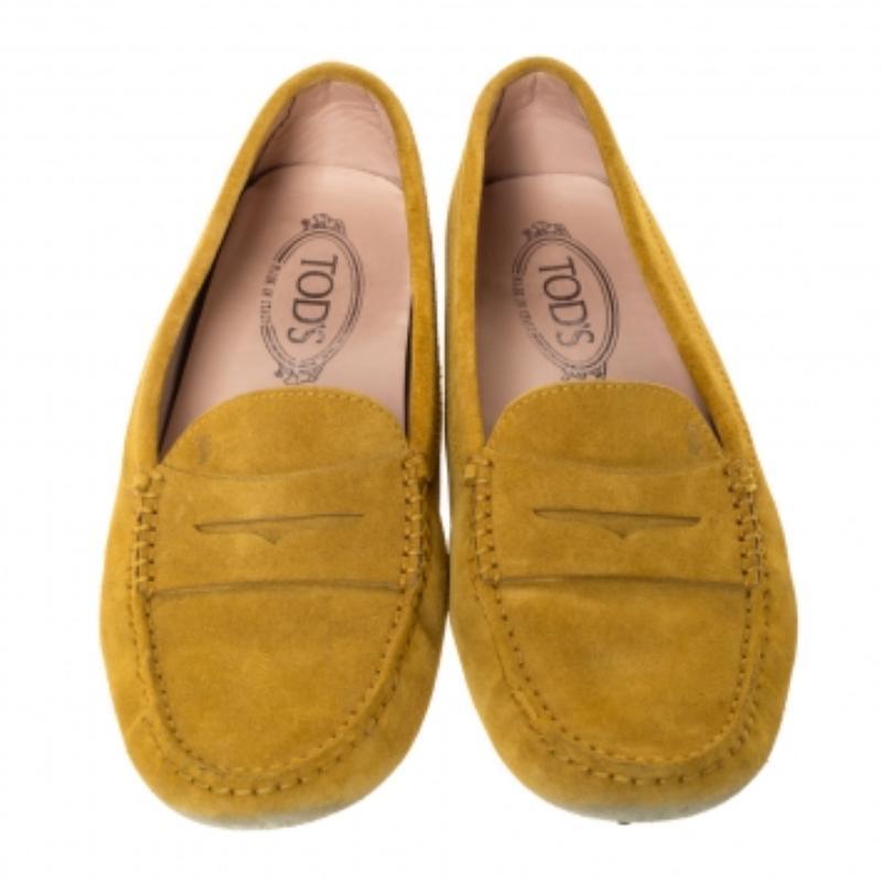 Jaune Tod's - Penny Loafers en daim jaune - Taille 39,5 en vente