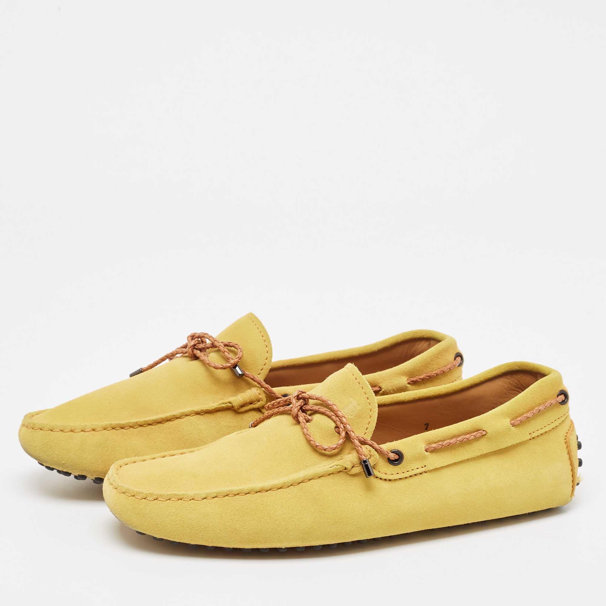 To perfectly complement your attires we bring you this pair of loafers that speak nothing but style. The shoes have been crafted with skill and are designed to be easy to slip on. They are just the right choice to complement your fashionable side.