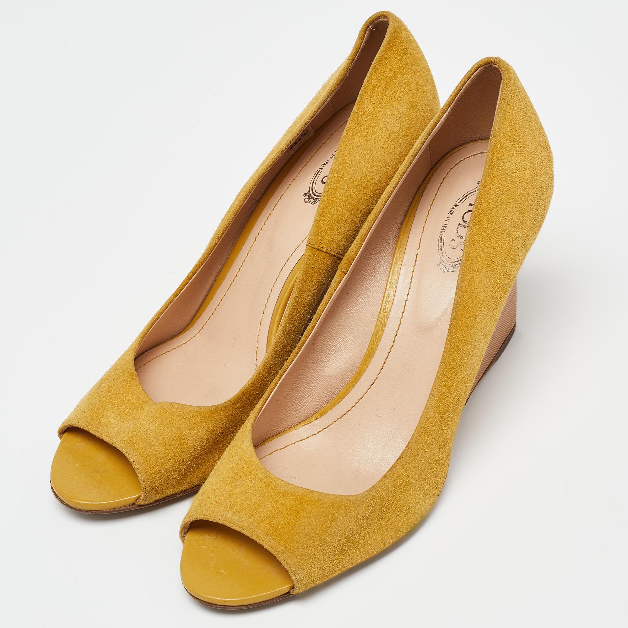 Setzen Sie mit diesen Designer-Pumps ein schickes Stil-Statement. Sie zeichnen sich durch einen robusten Absatz und eine strapazierfähige Sohle aus, perfekt für Ihre modischen Ausflüge!