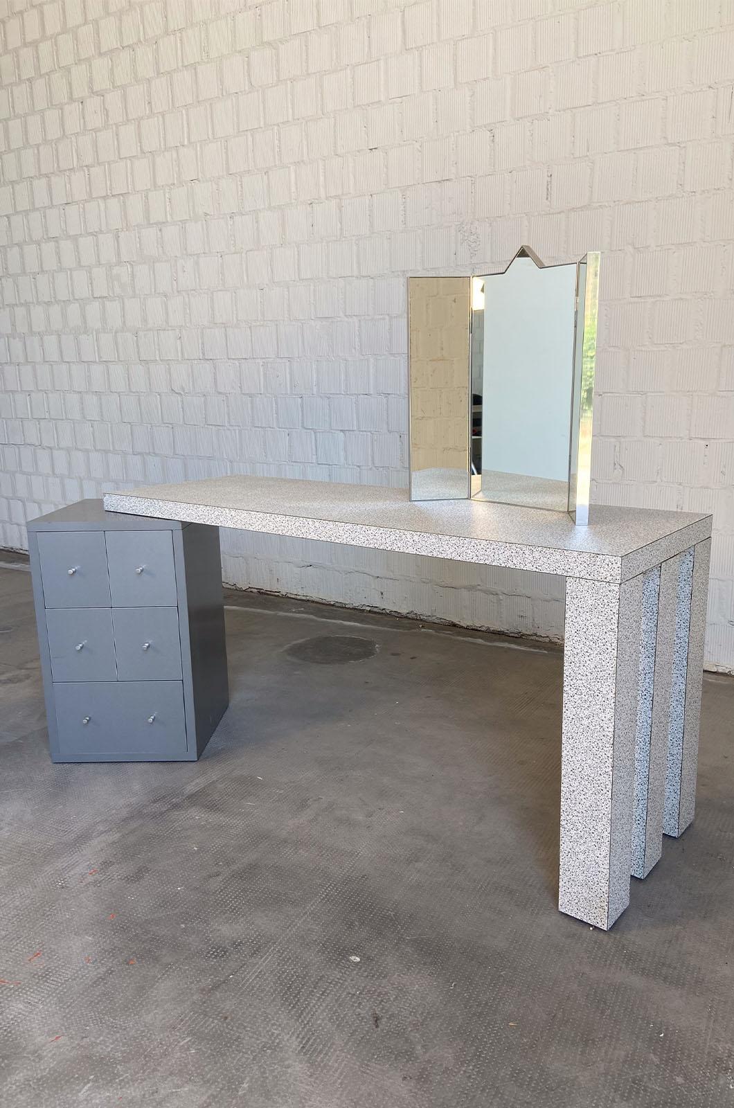 Postmoderne Toilette Dione par Antonia Astori pour Driade en vente