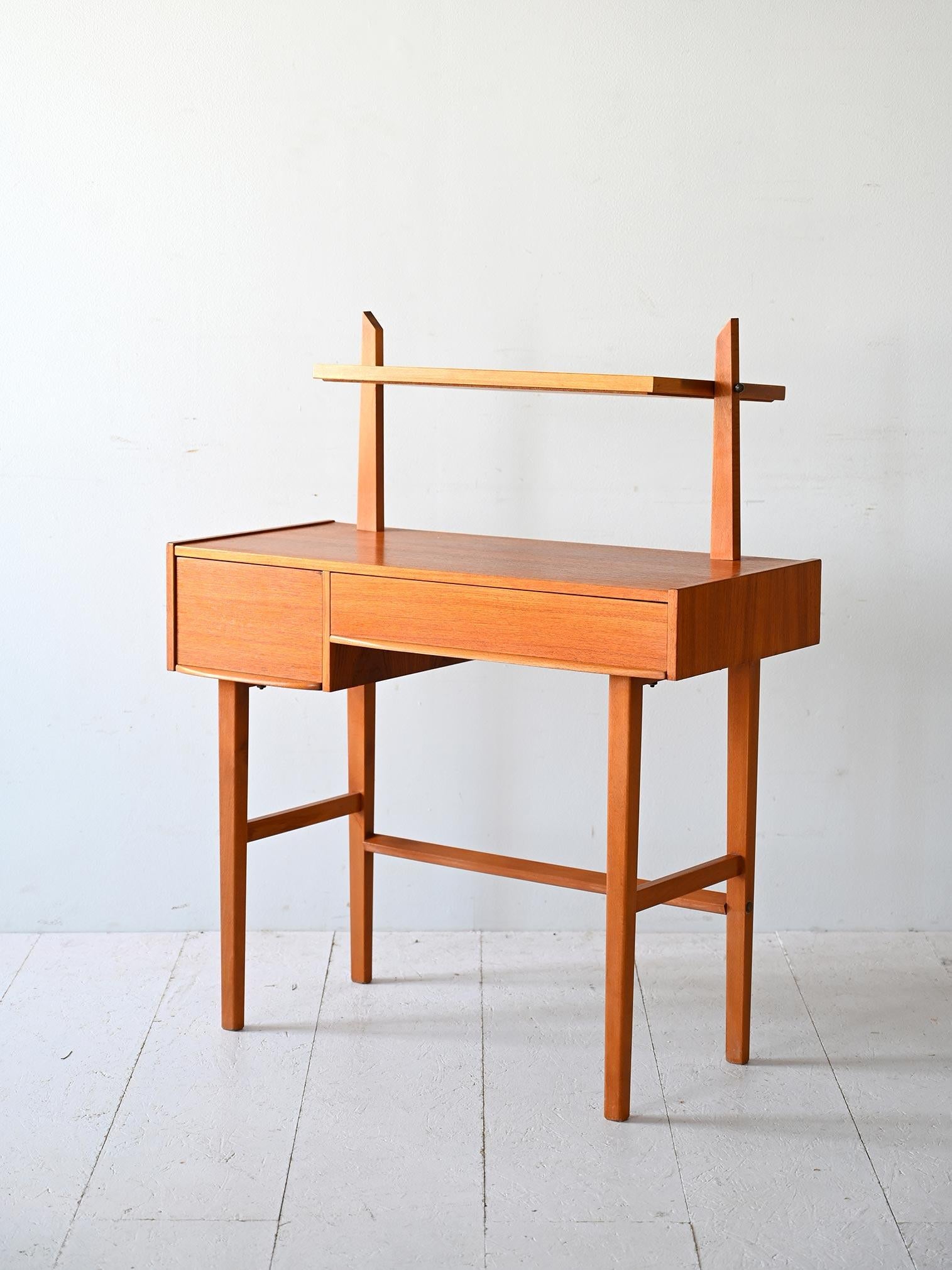 Scandinavian Toeletta scandinava anni '50 in teak