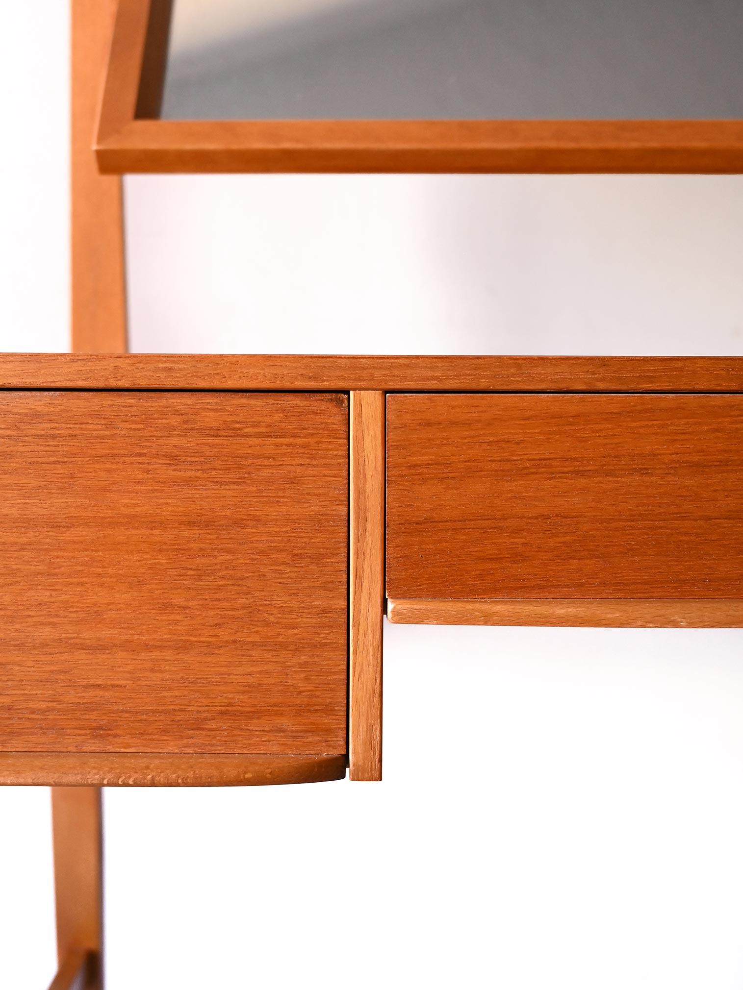 Toeletta scandinava anni '50 in teak 1