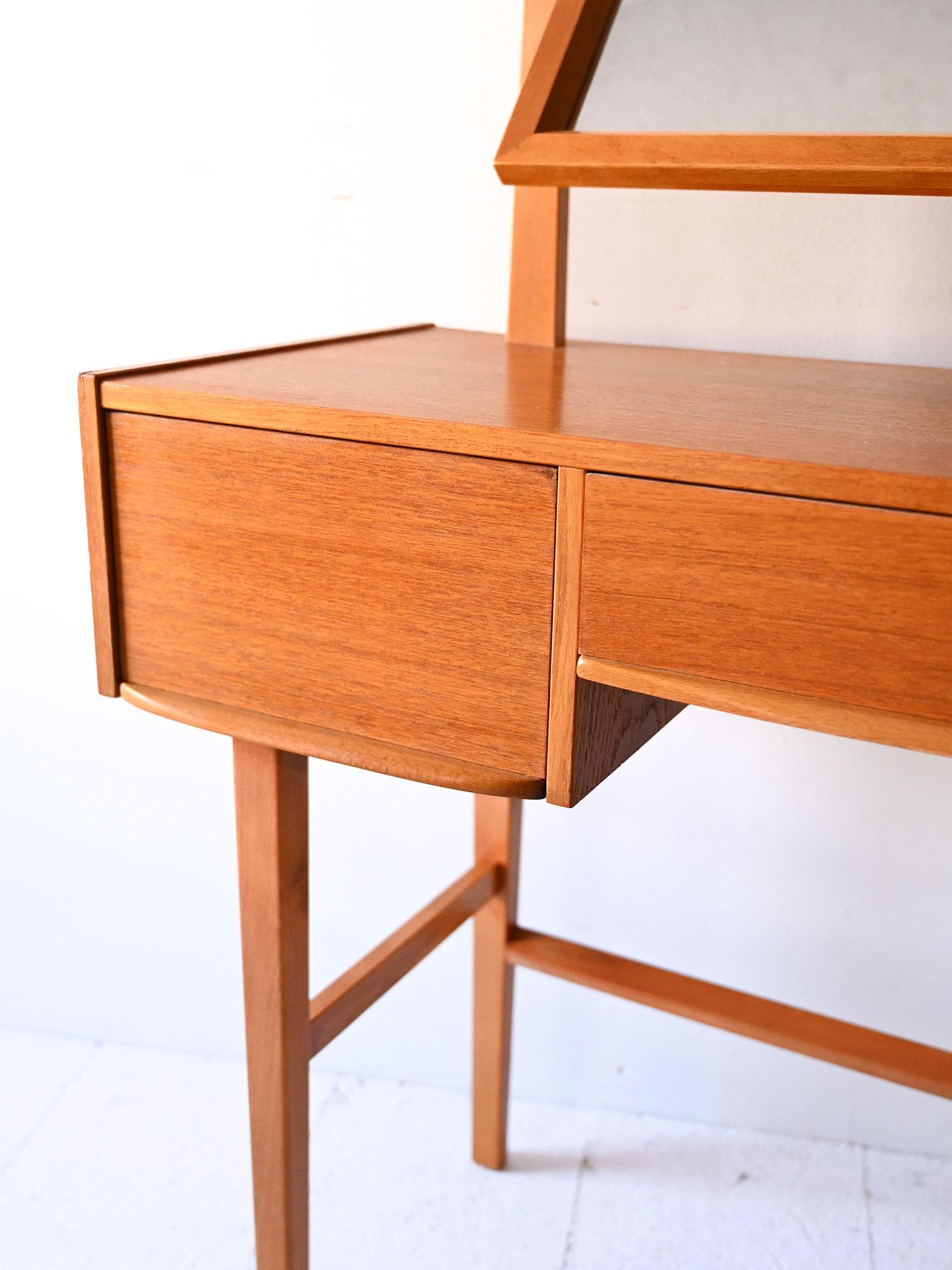Toeletta scandinava anni '50 in teak 2