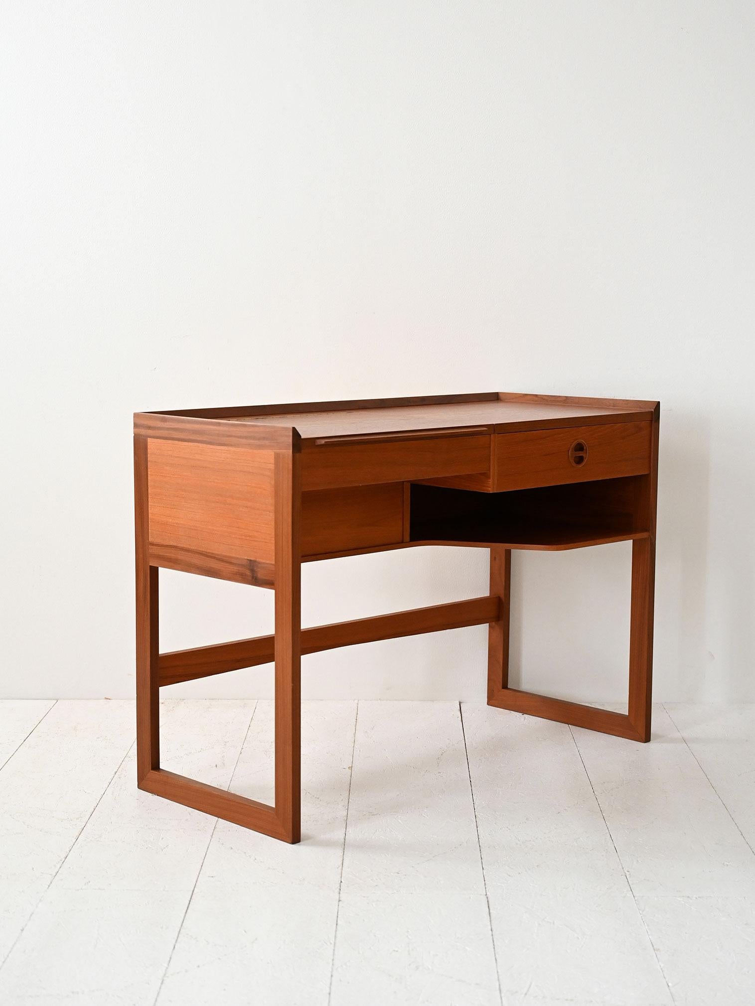 Toeletta scandinava vintage in teak anni ’60 Scandinavian en venta