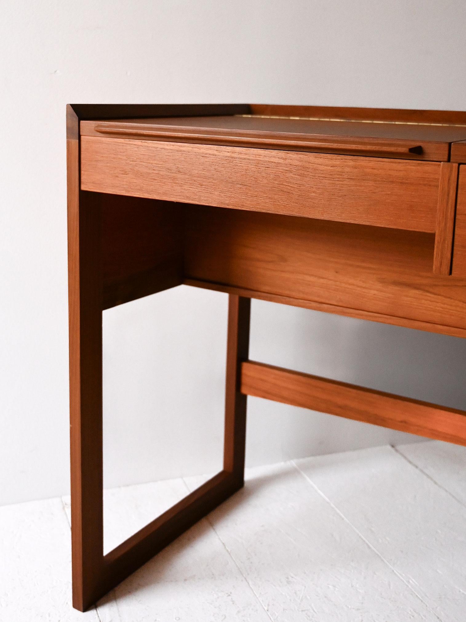 Toeletta scandinava vintage in teak anni ’60 Teca en venta