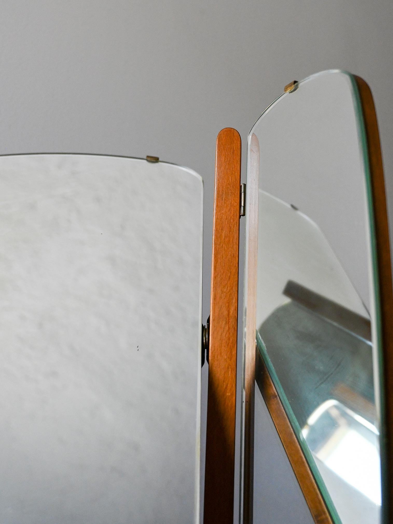 Mid-century vintage Scandinavian dressing table For Sale 3