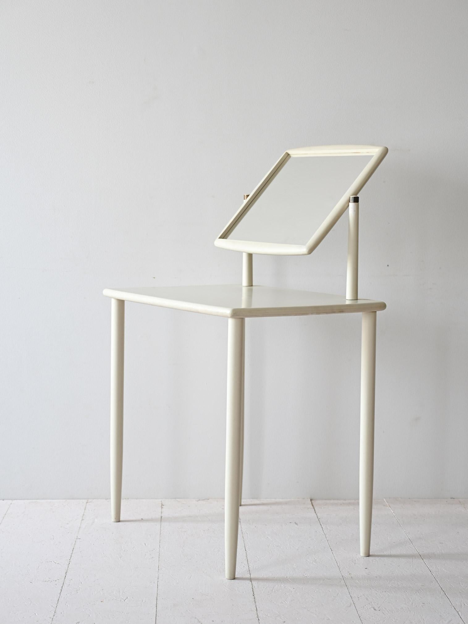Scandinavian Coiffeuse vintage en bois en vente