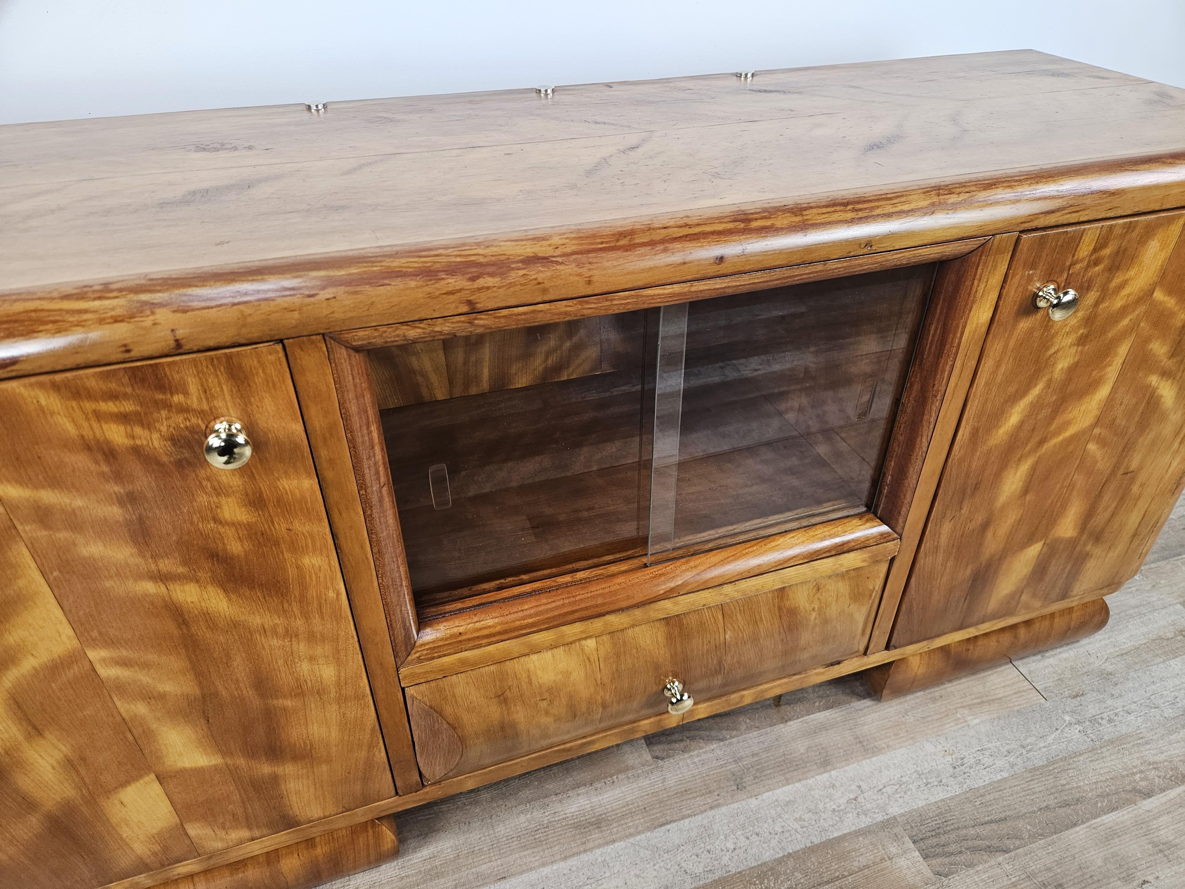 Art Deco 1940s blond walnut dressing table with sliding glass panes For Sale 2