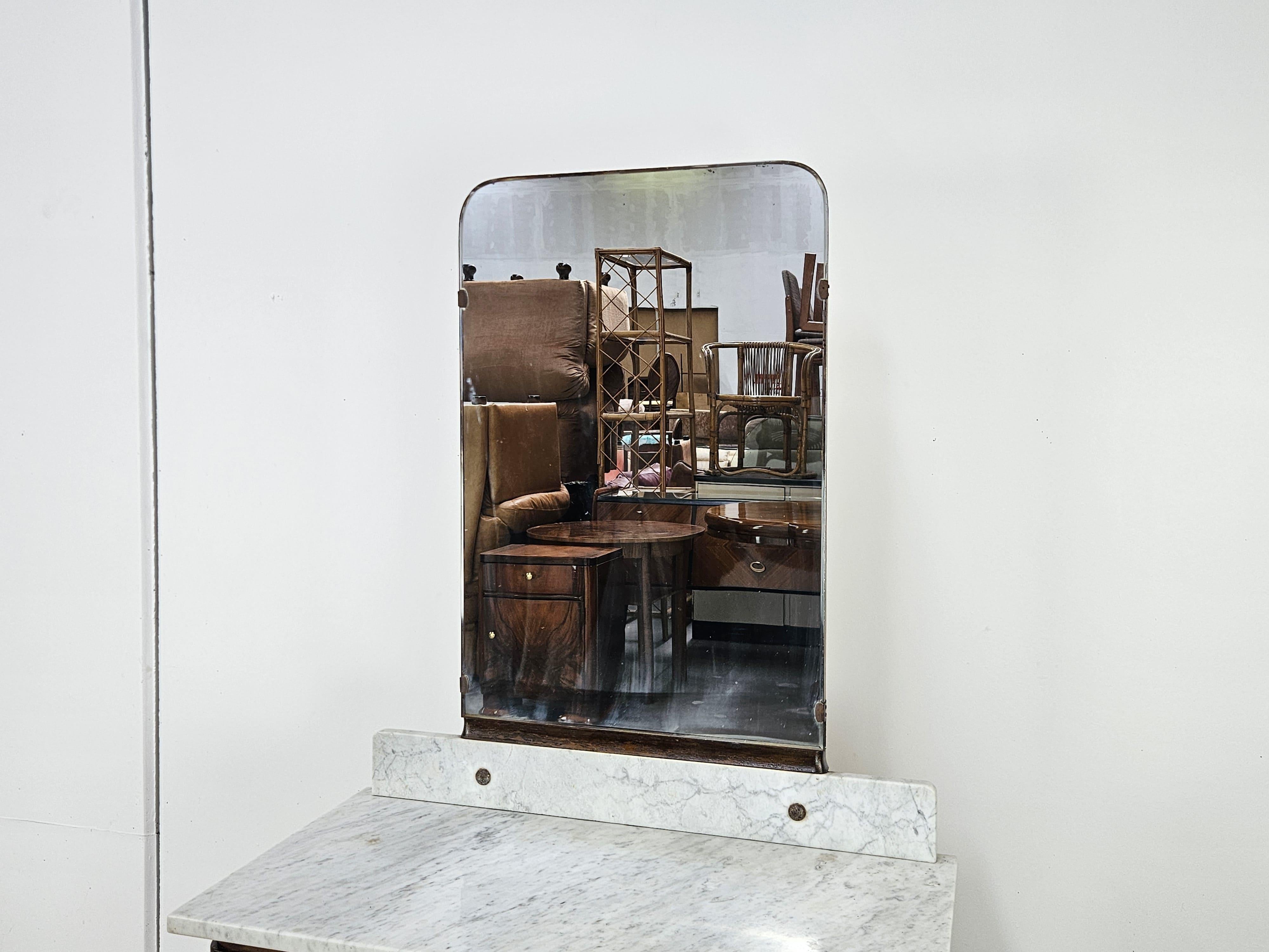 Italian Art Deco dressing table with white marble and 1940s mirror For Sale