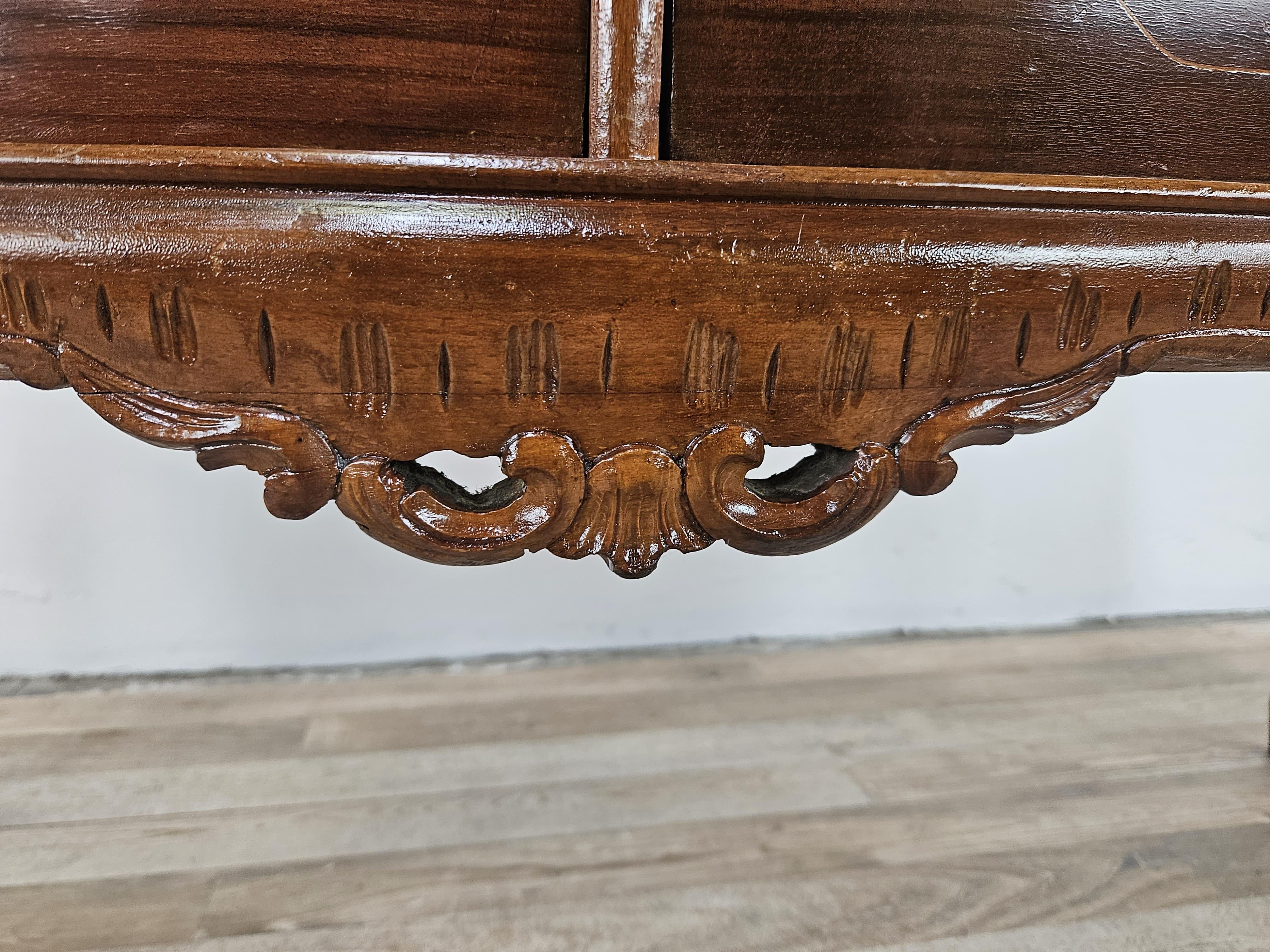 WC bas en noyer de style Chippendale 1930 20e siècle en vente 8