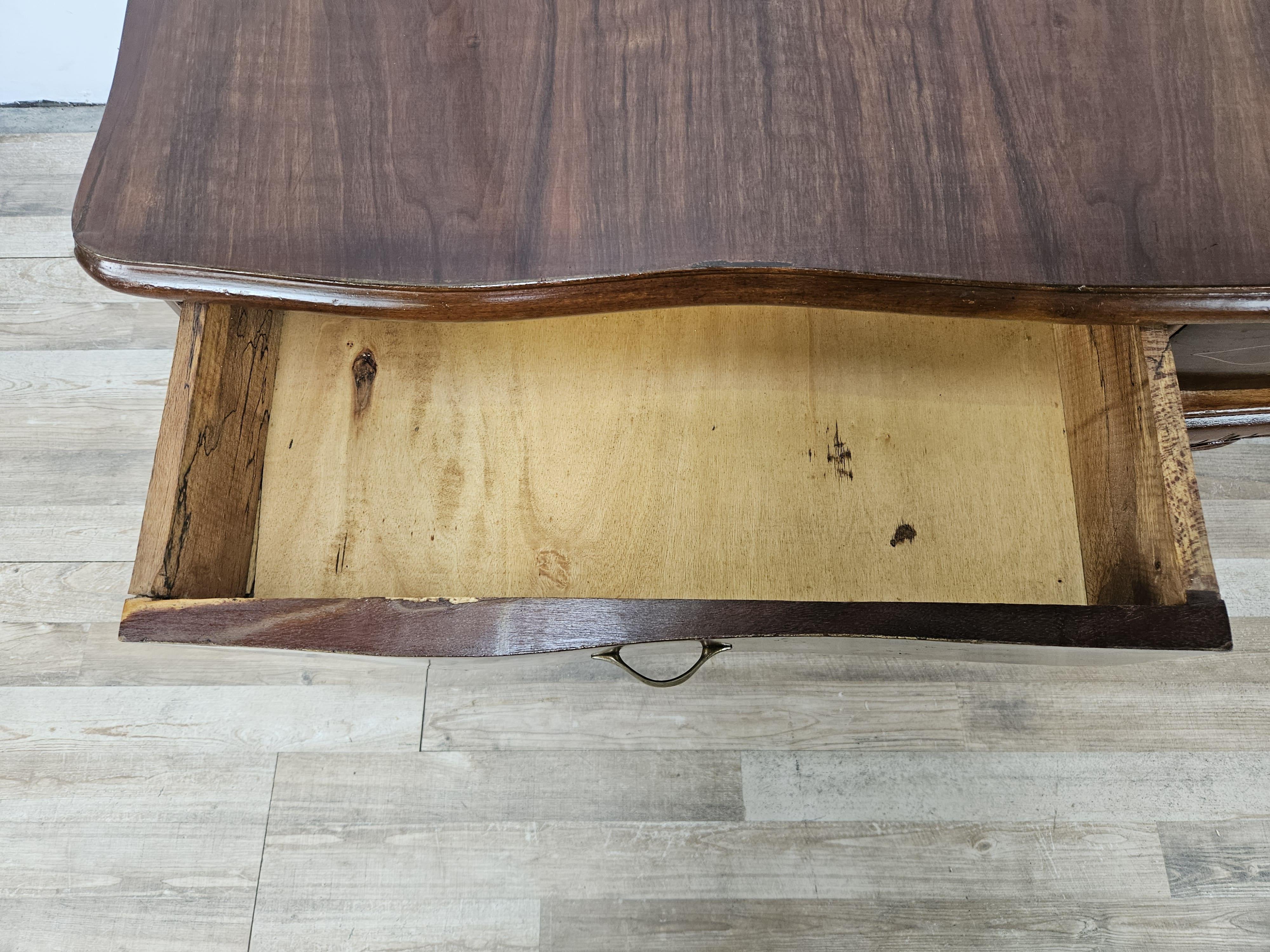 WC bas en noyer de style Chippendale 1930 20e siècle en vente 11