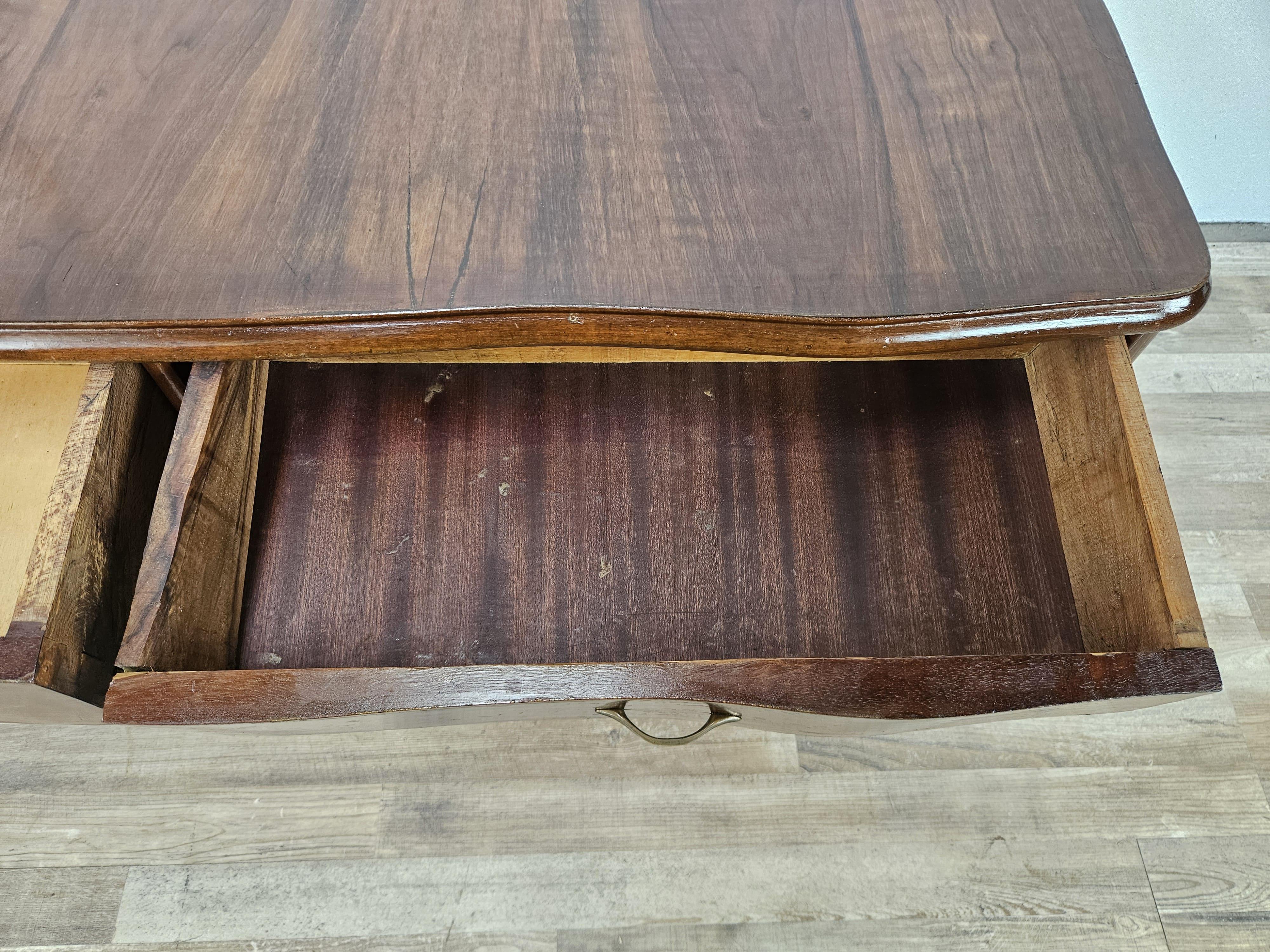 WC bas en noyer de style Chippendale 1930 20e siècle en vente 12