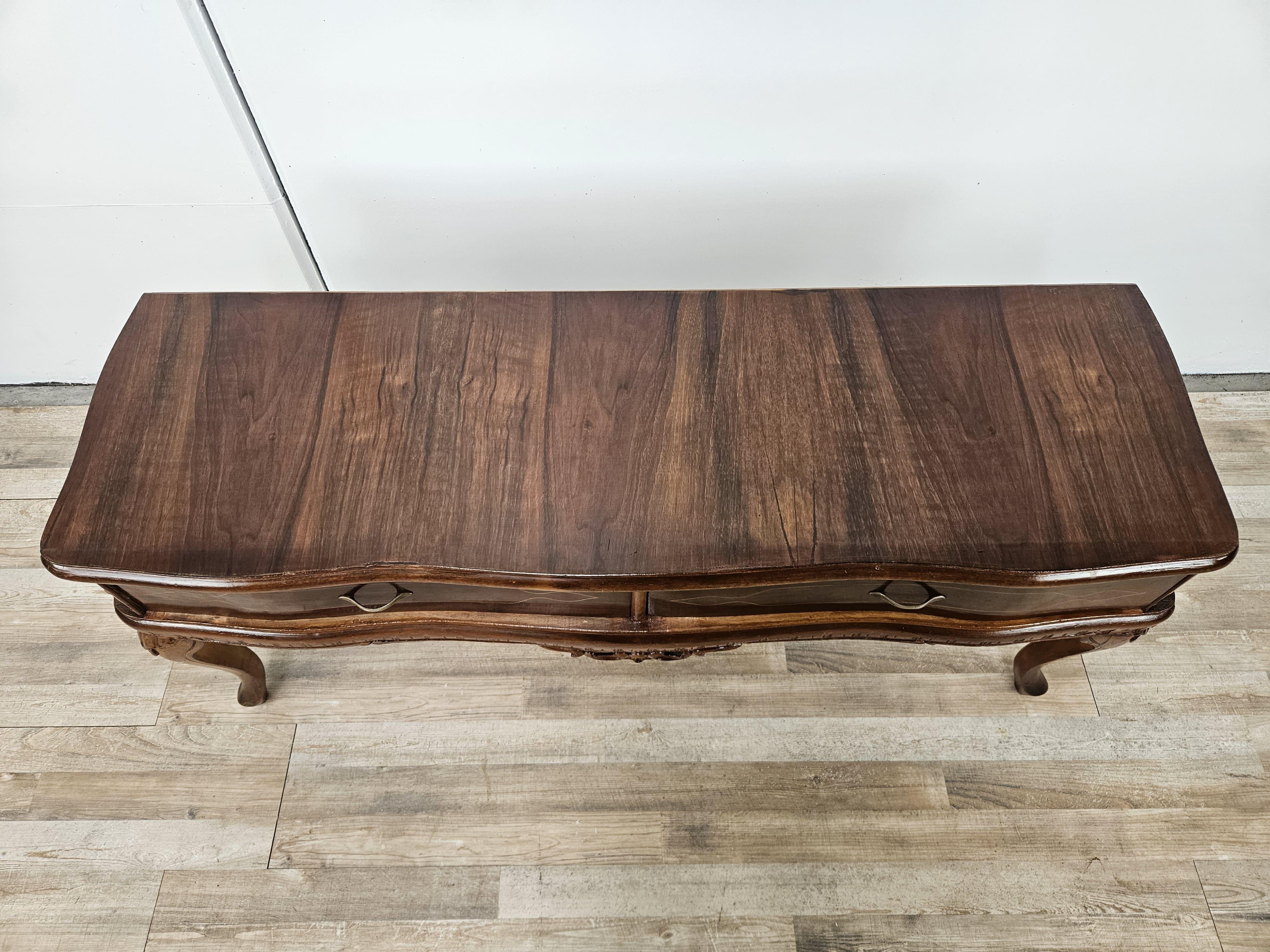Italian WC bas en noyer de style Chippendale 1930 20e siècle en vente