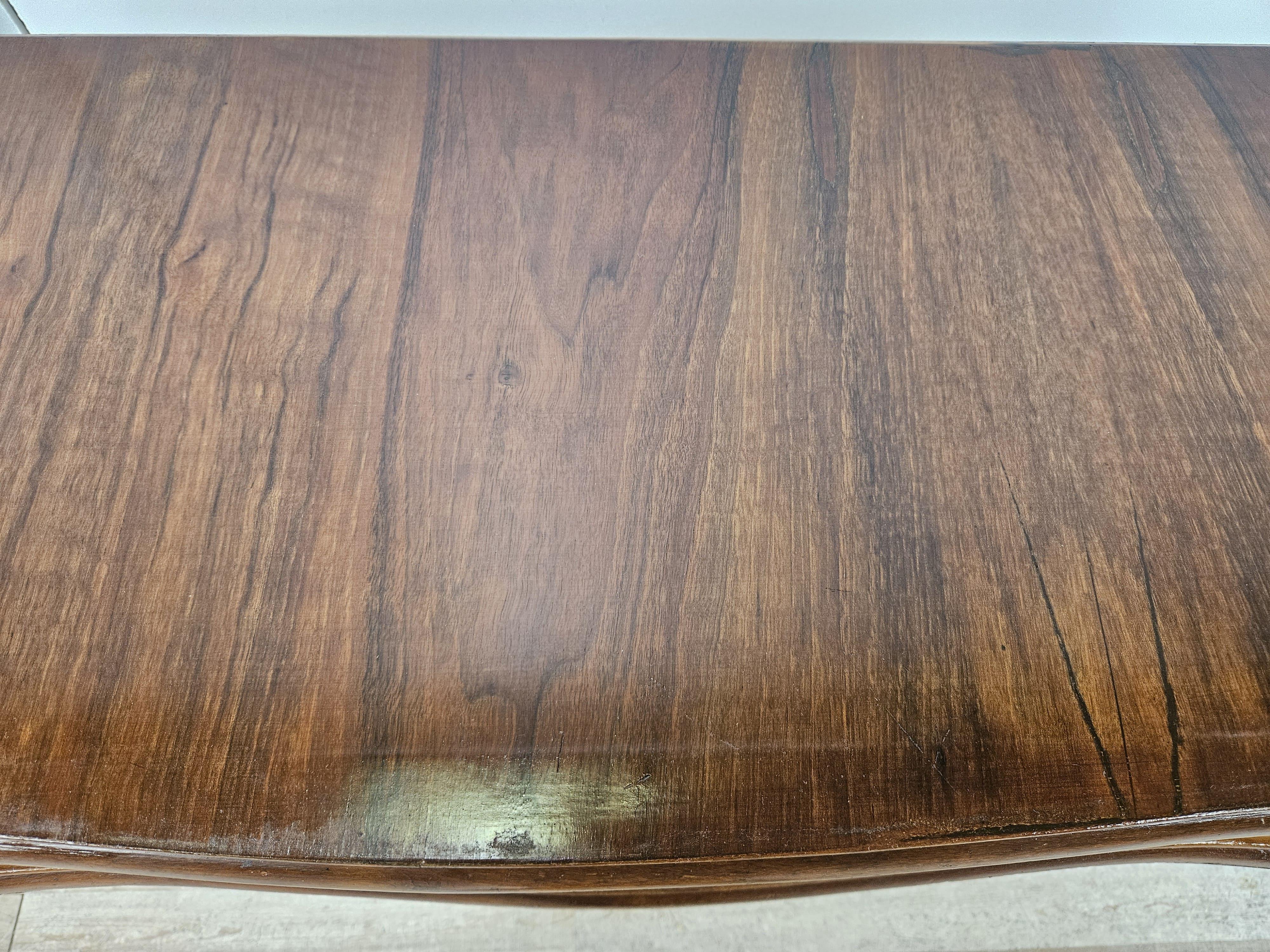 Laiton WC bas en noyer de style Chippendale 1930 20e siècle en vente