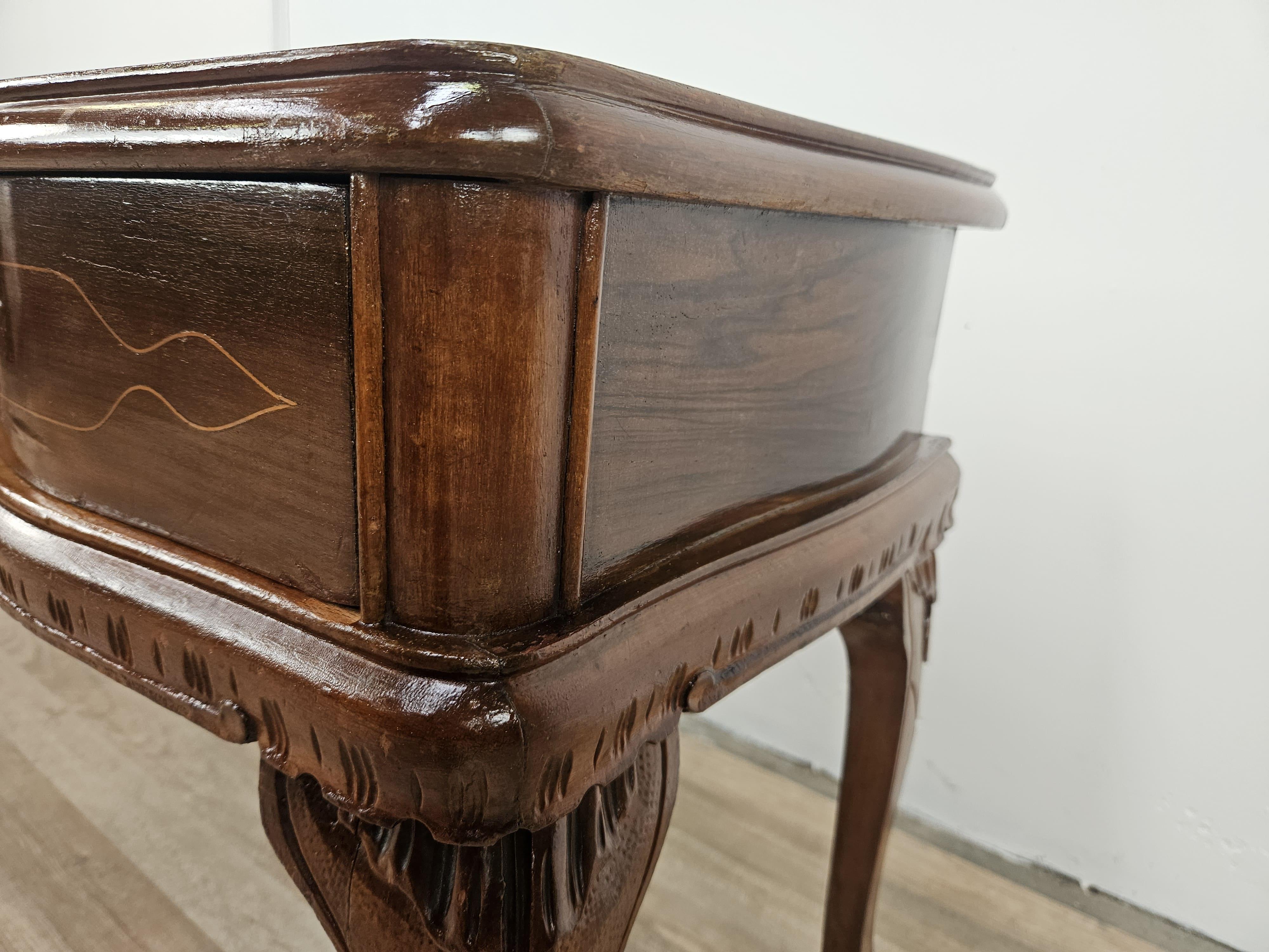 WC bas en noyer de style Chippendale 1930 20e siècle en vente 3