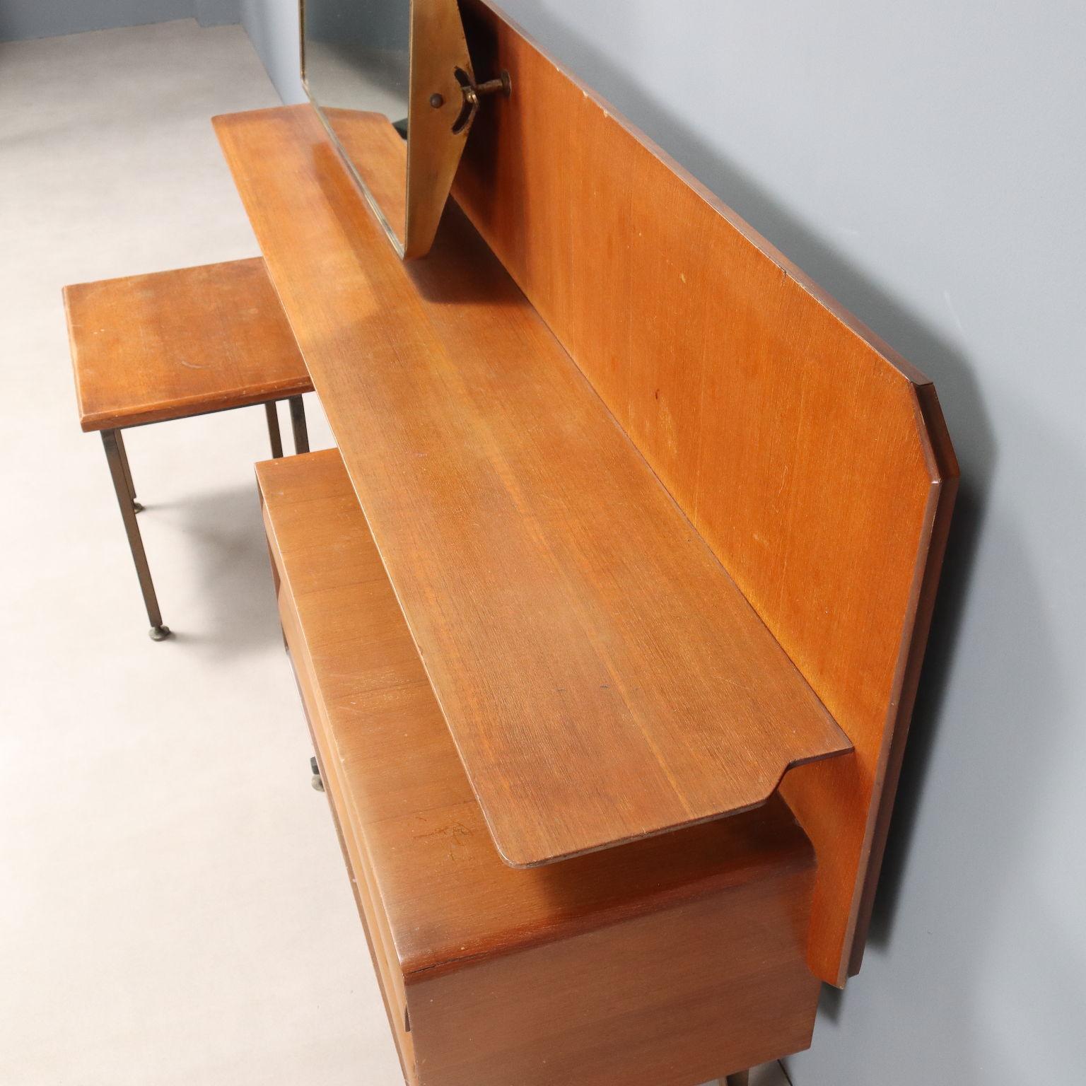 Toelette con Specchio e Sgabellino Anni '60 in vendita 7