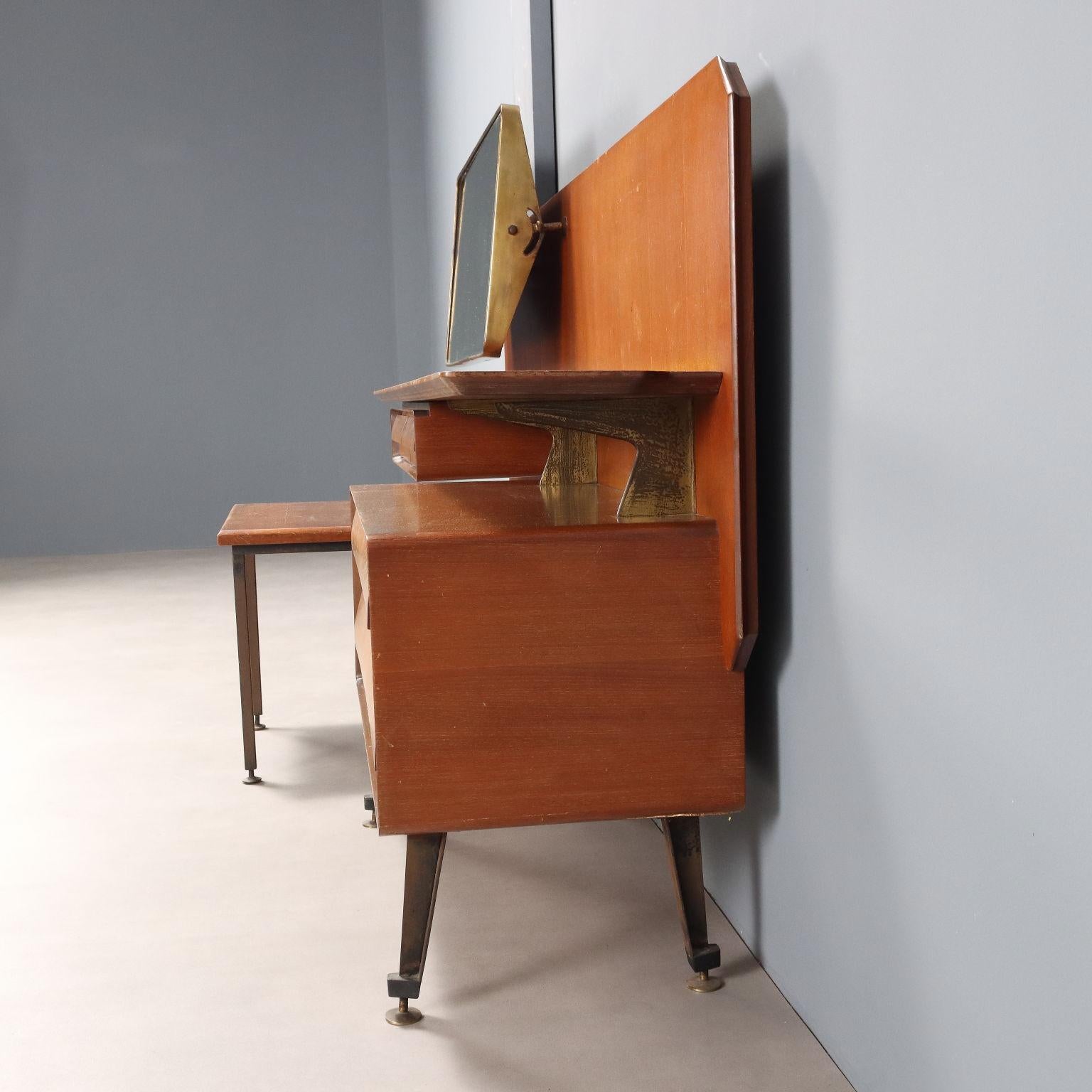 Toelette con Specchio e Sgabellino Anni '60 in vendita 8