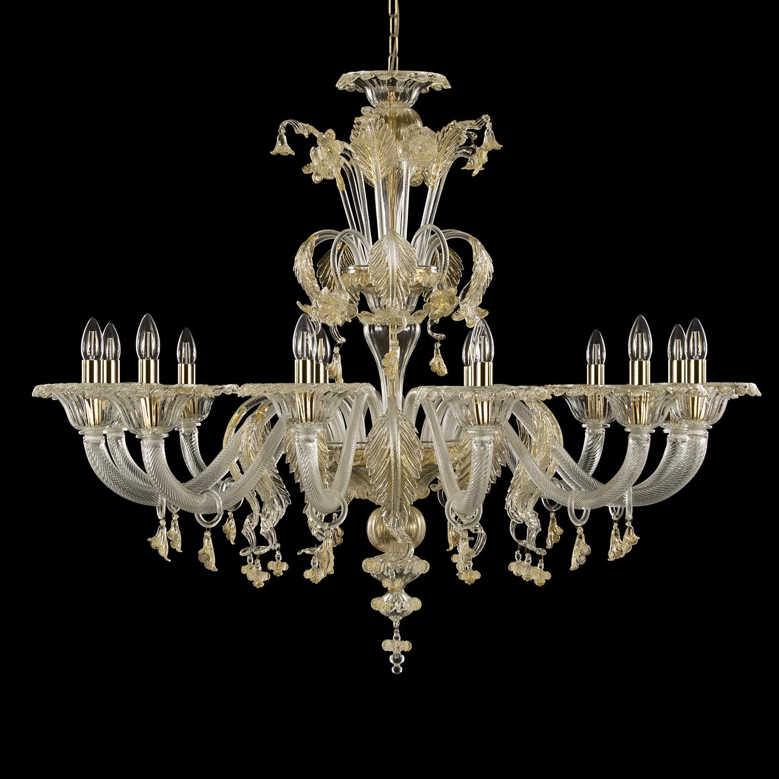 Toffee chandelier 12 arms, crystal Murano glass, gold details by Multiforme.
The artistic glass chandelier toffee is an elegant and delicate lighting work, colored with pastel tones. The structure is a combination of well proportioned volumes that