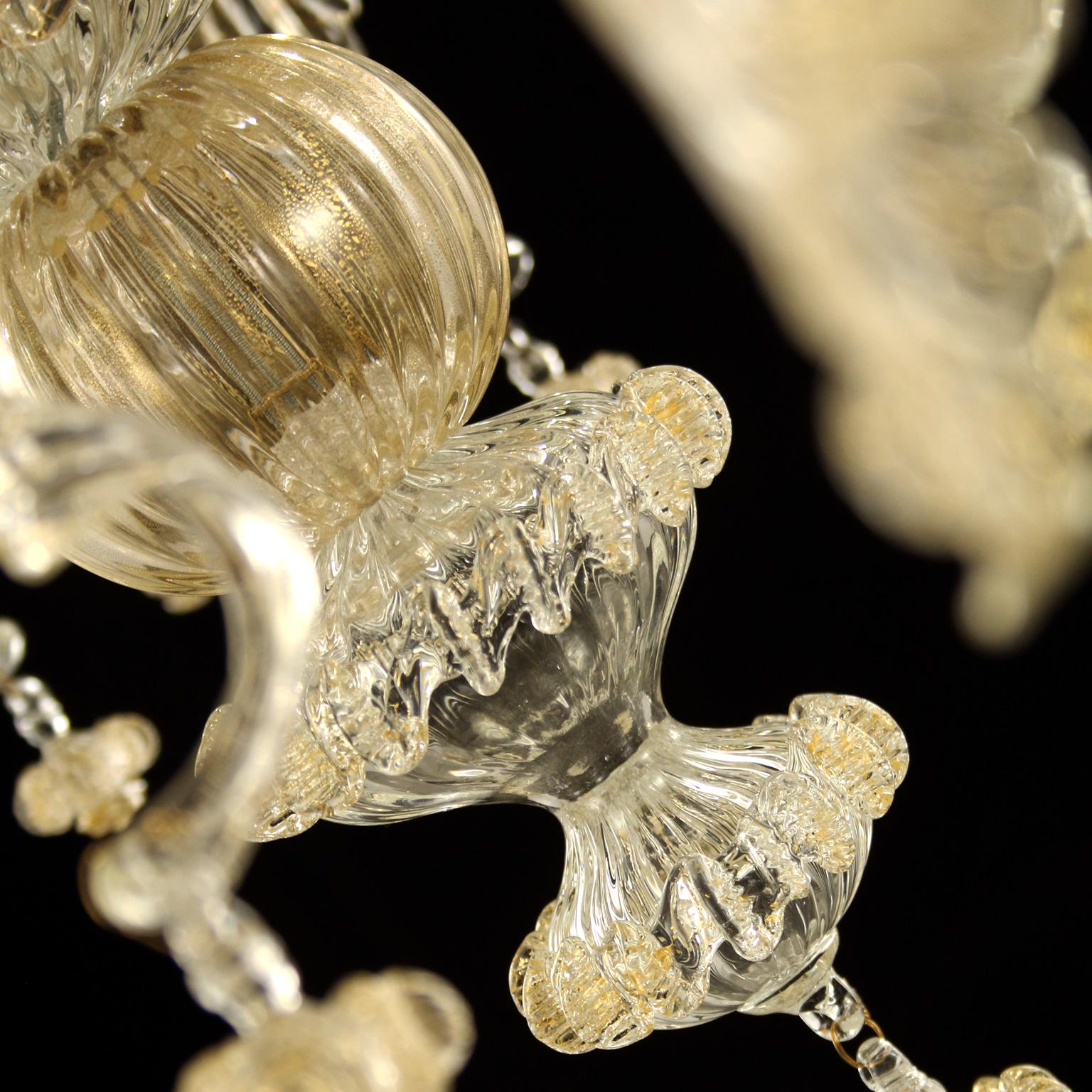 Artistic Murano Chandelier, 12 arms, clear Glass, Gold Details by Multiforme In New Condition For Sale In Trebaseleghe, IT