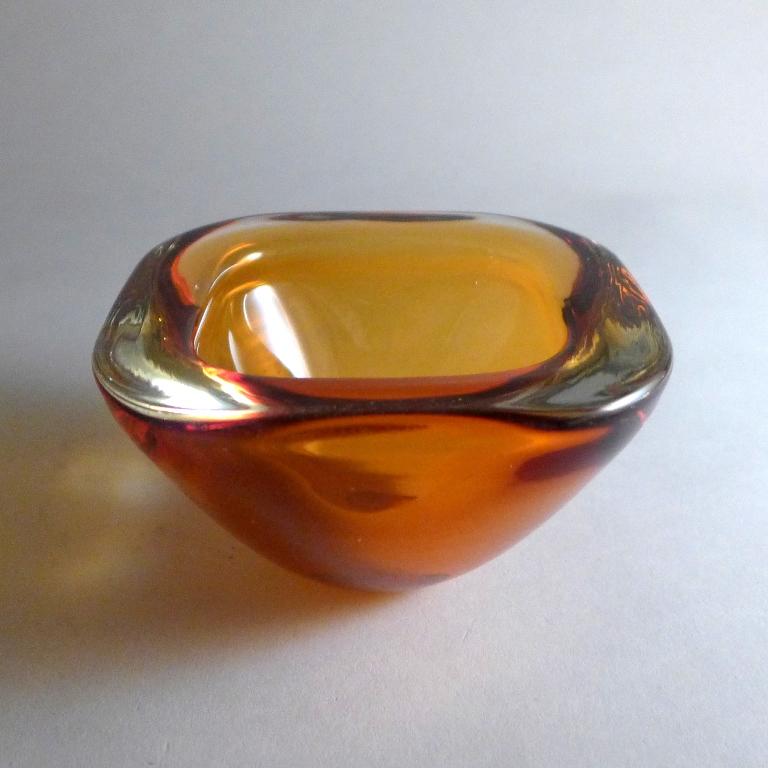 Toffee Colored Murano Glass Bowl In Good Condition In London, GB